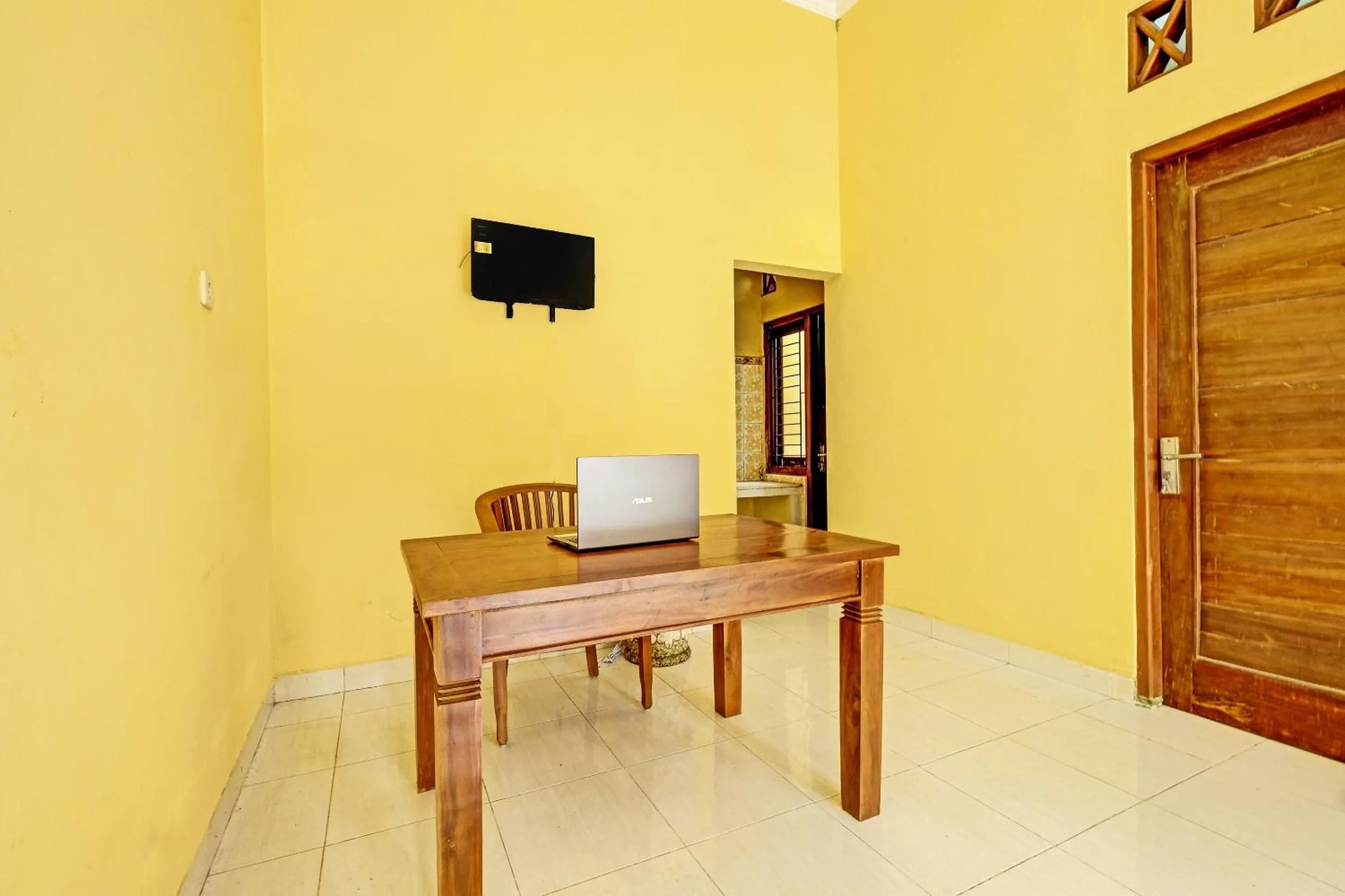 Lobby or reception in Hotel O Sekar Gadung Homestay Syariah