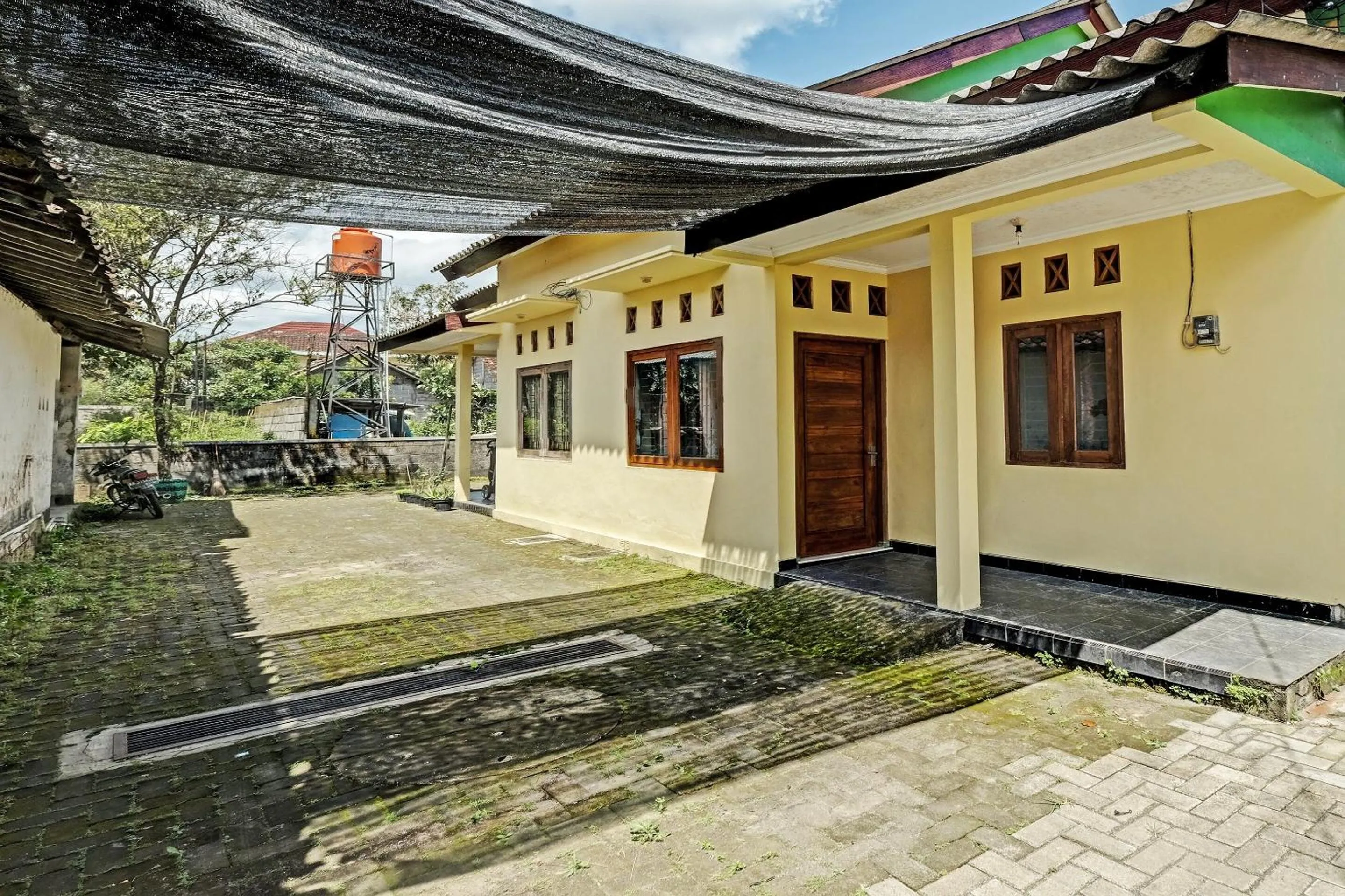 Facade/entrance in Hotel O Sekar Gadung Homestay Syariah