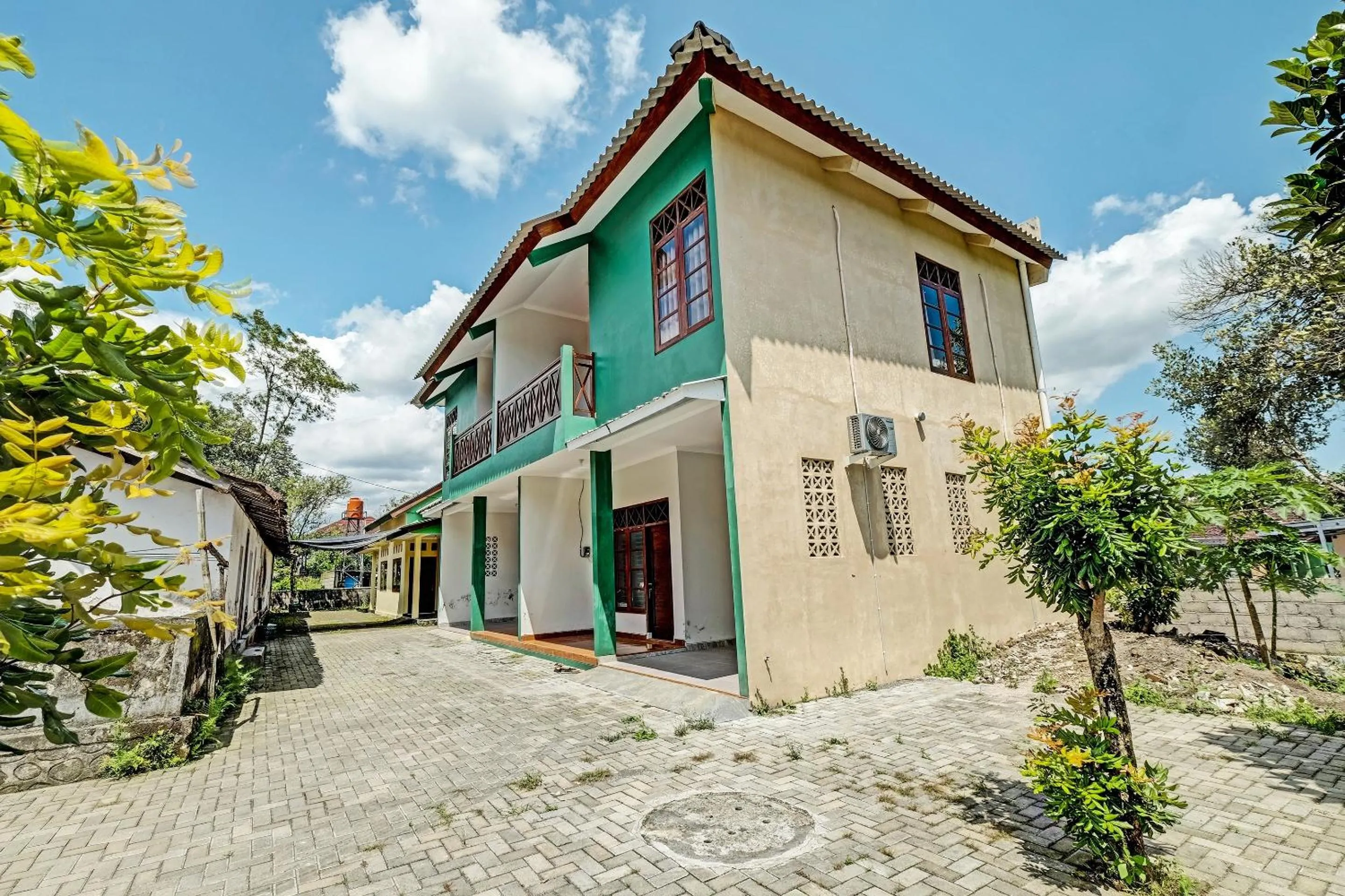 Facade/entrance in Hotel O Sekar Gadung Homestay Syariah