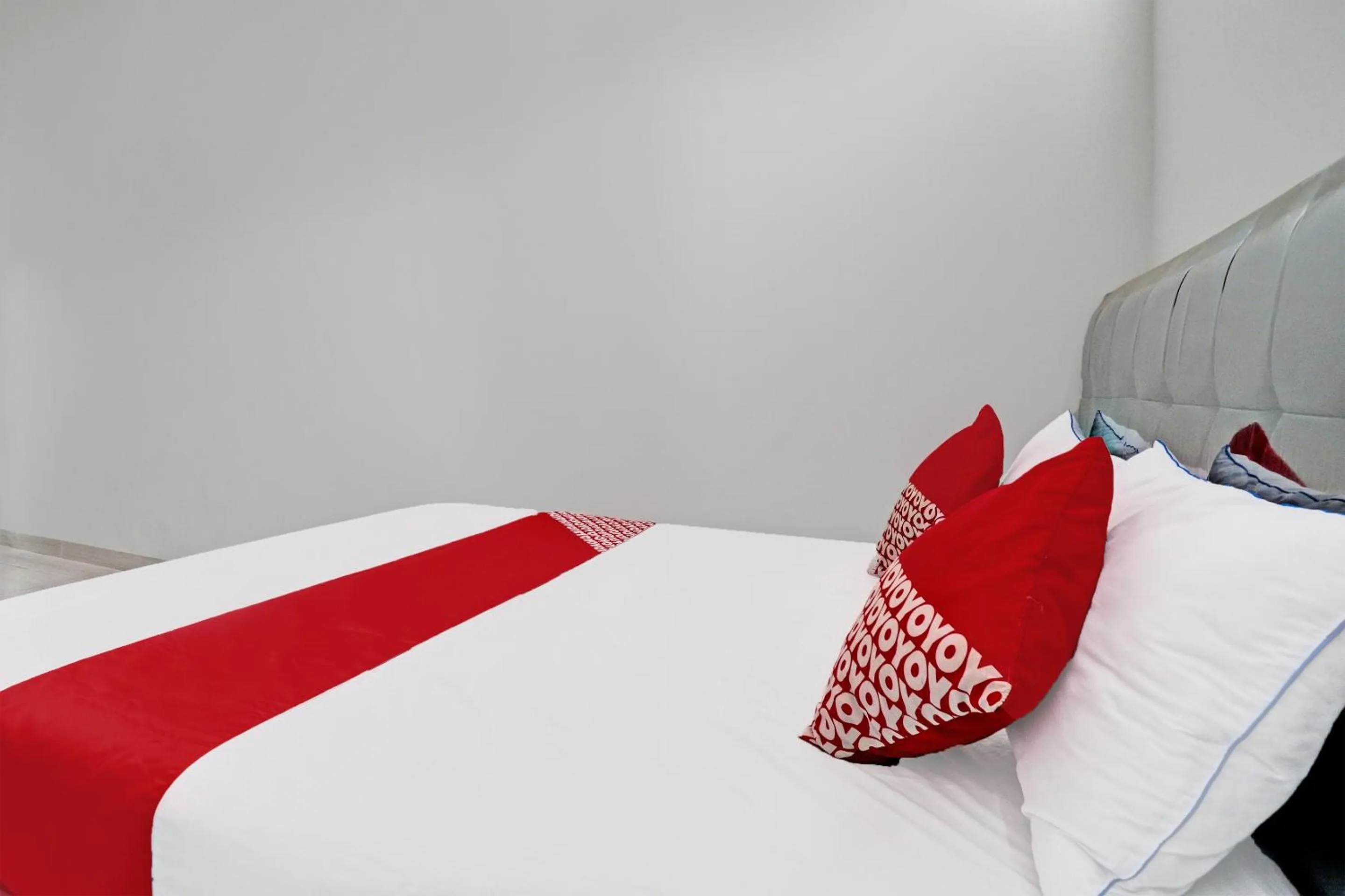 Bedroom, Bed in OYO 92057 Reny Kost Syariah