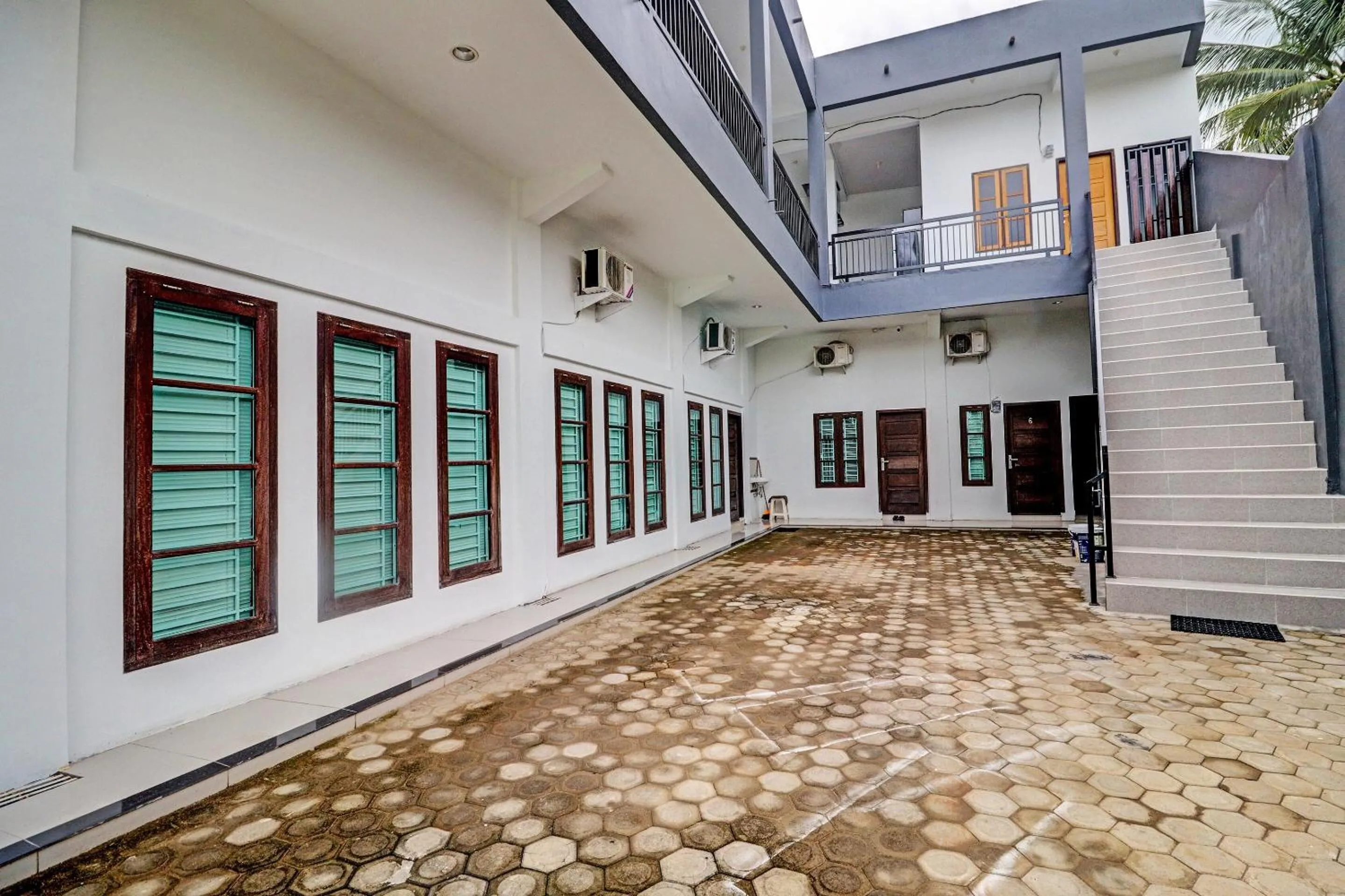 Lobby or reception in OYO 92057 Reny Kost Syariah