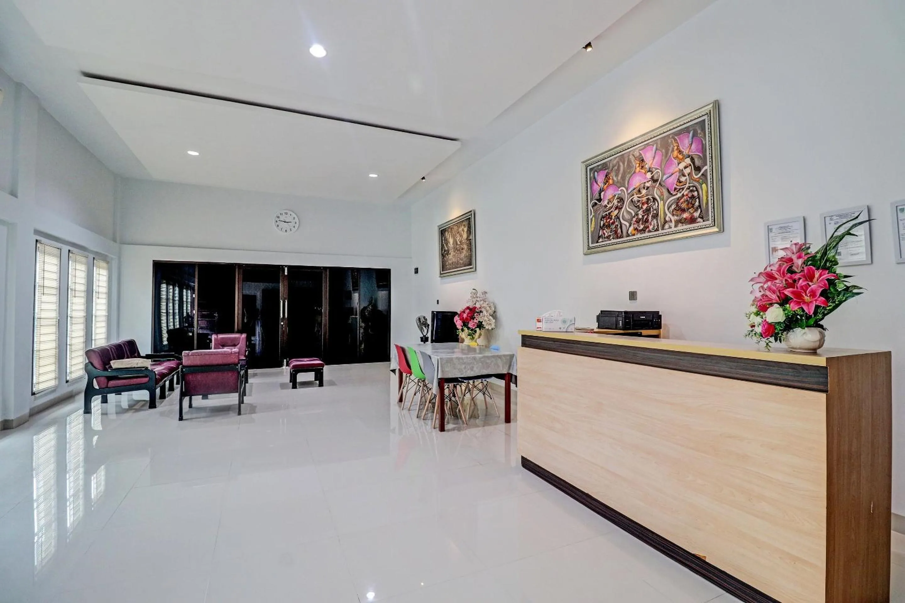 Lobby or reception in OYO 92057 Reny Kost Syariah