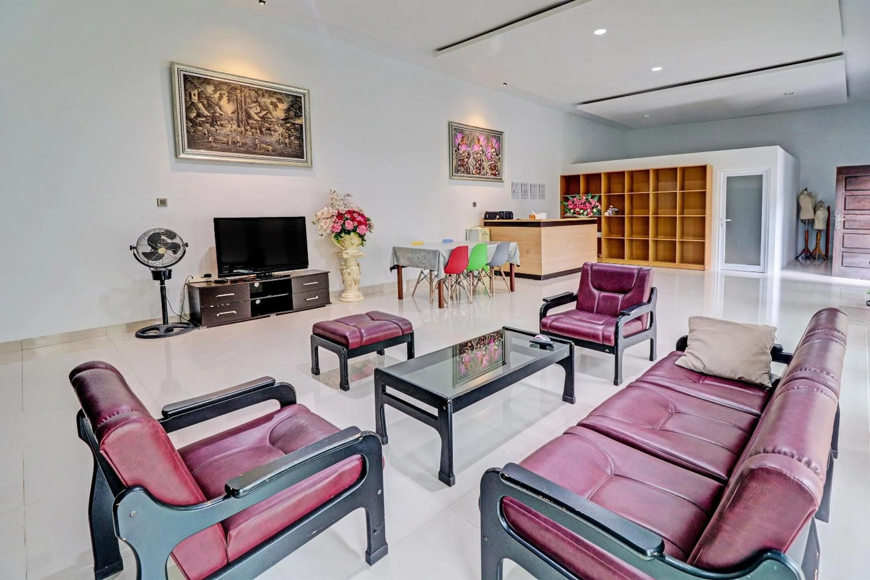 Lobby or reception in OYO 92057 Reny Kost Syariah