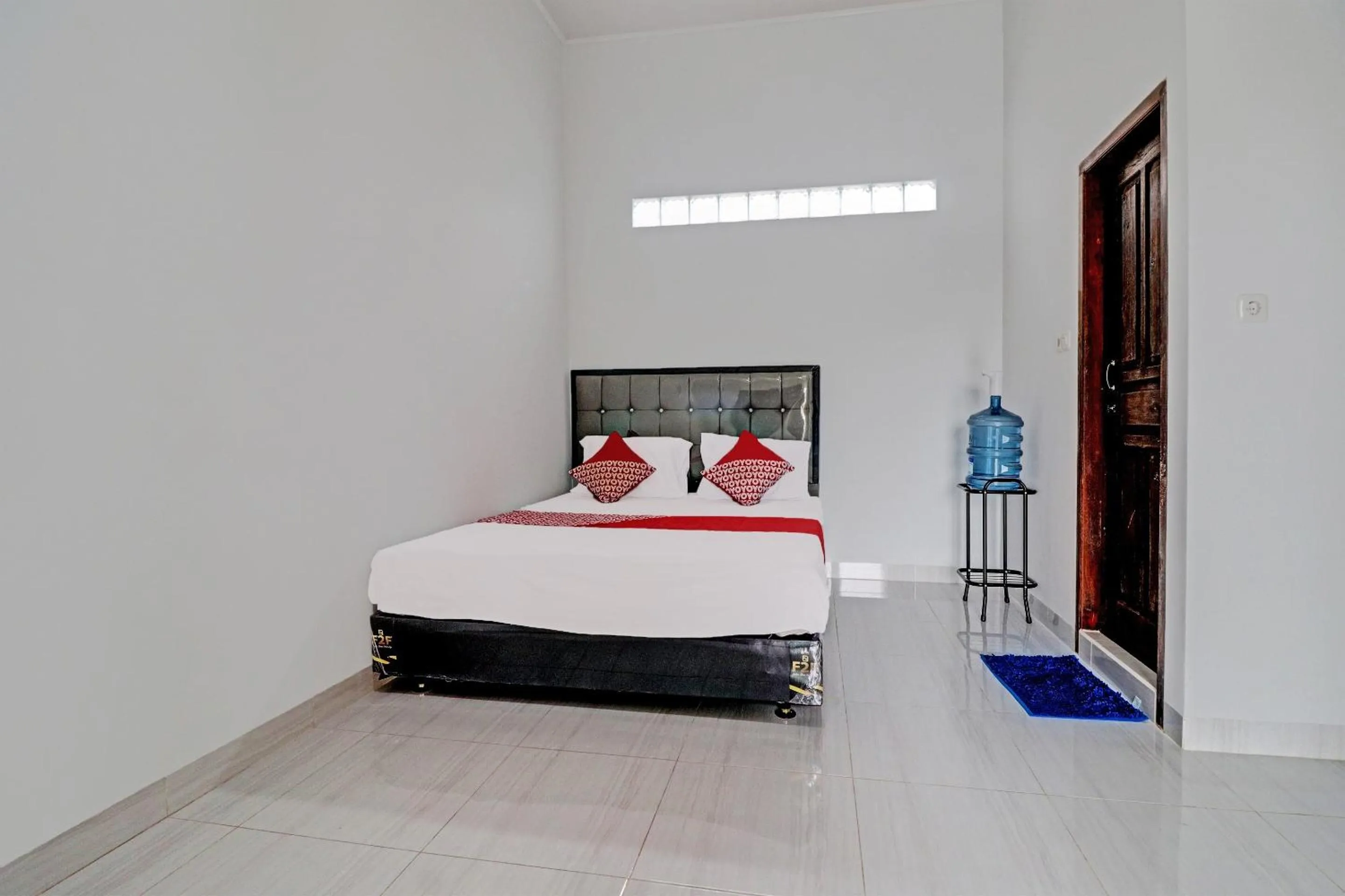 Bedroom, Bed in OYO 92057 Reny Kost Syariah
