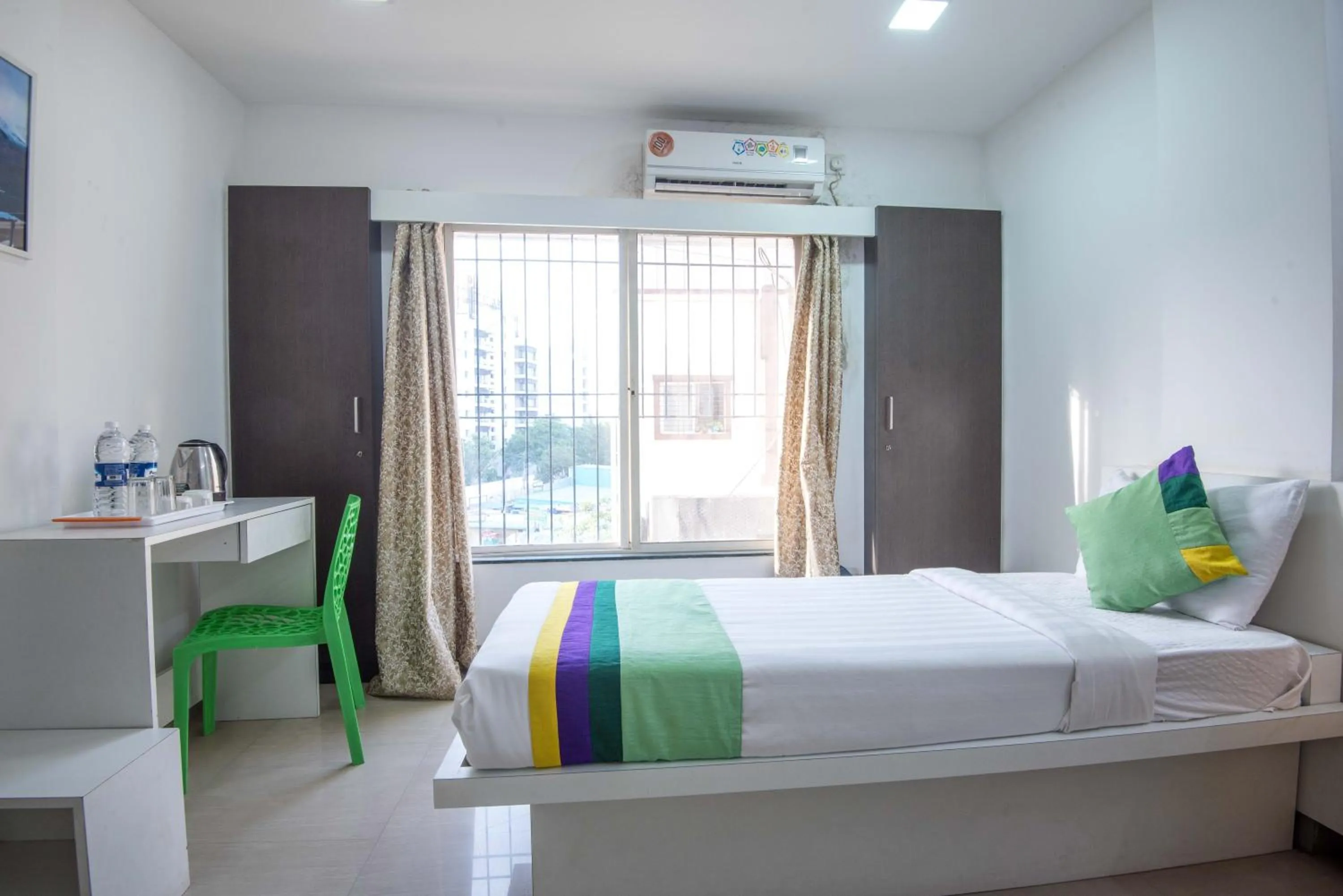 Bedroom, Bed in Treebo Empire Executive, Hinjewadi