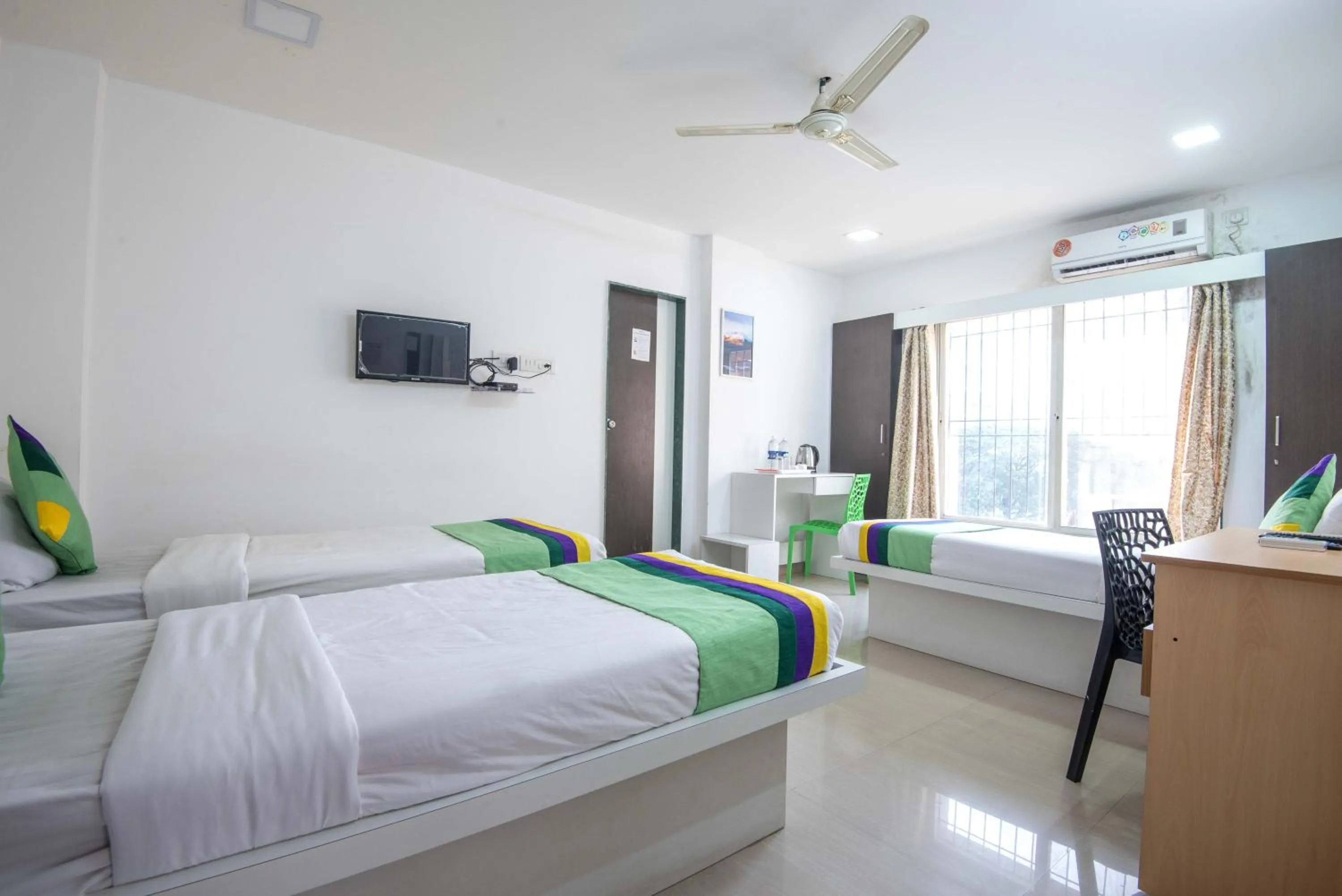 Bedroom, Bed in Treebo Empire Executive, Hinjewadi