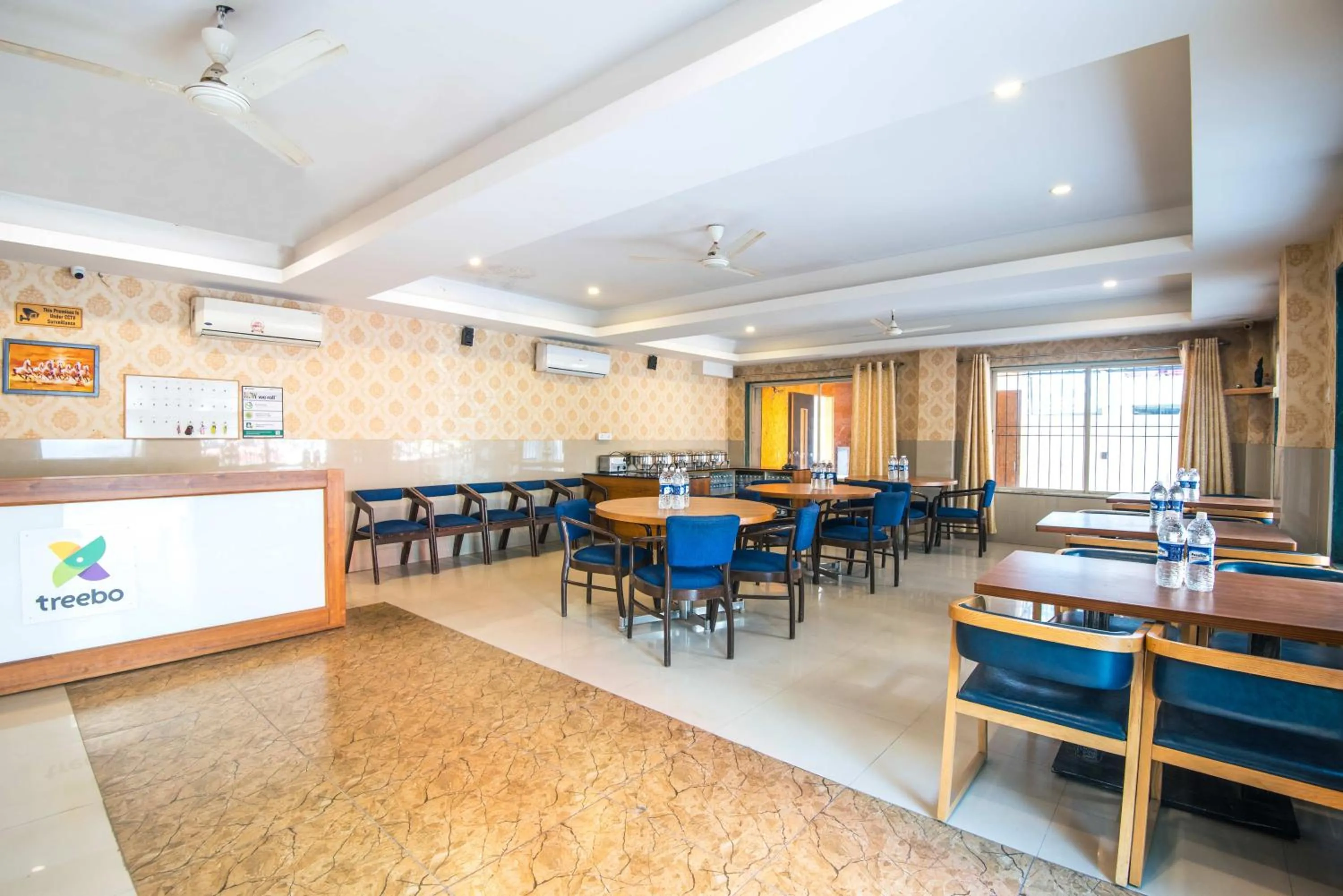 Restaurant/places to eat in Treebo Empire Executive, Hinjewadi