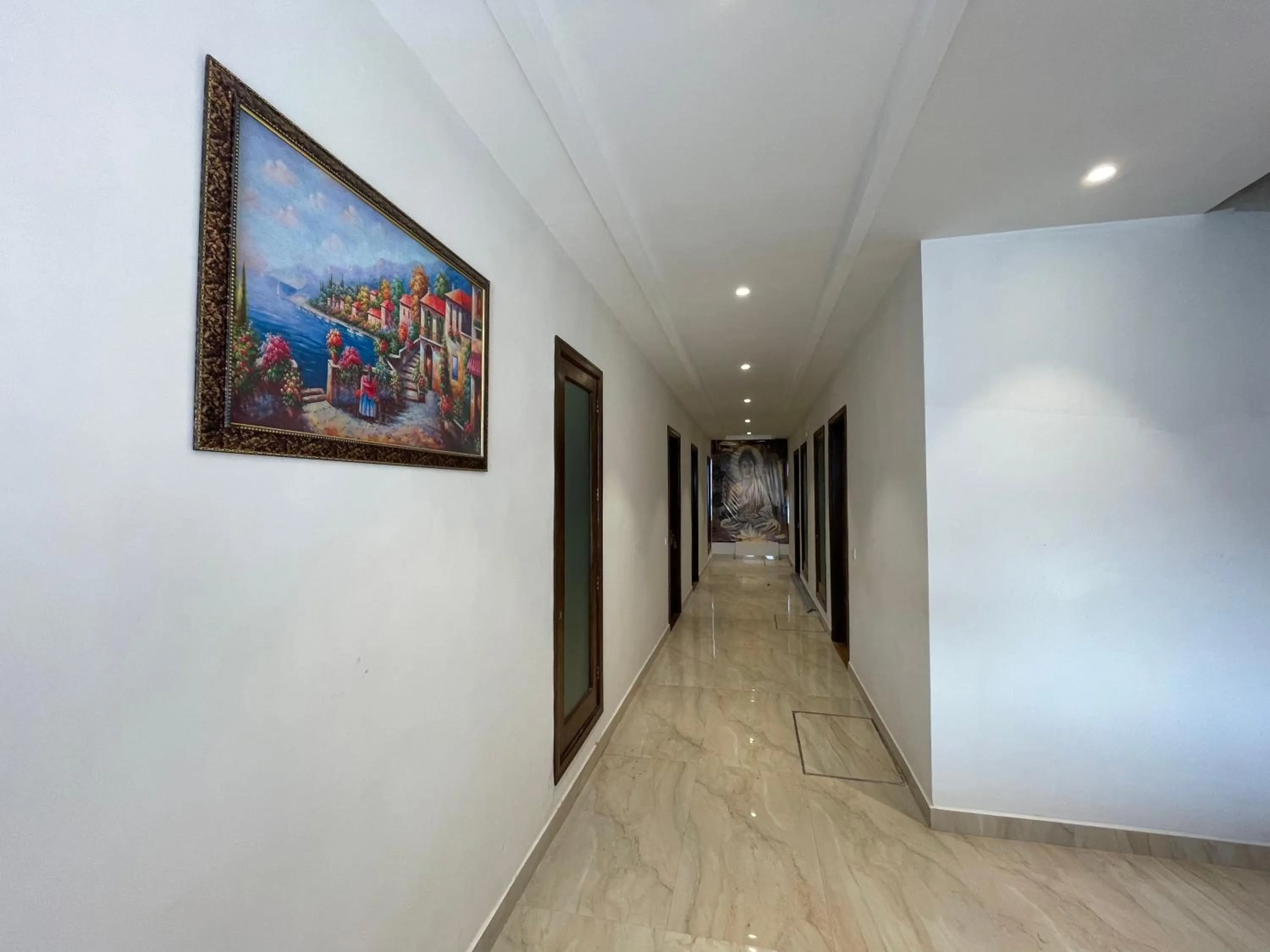 Lobby or reception in Hotel Crown Savoy, Near Railway Station & GURU NANAK DEV UNIVERSITY