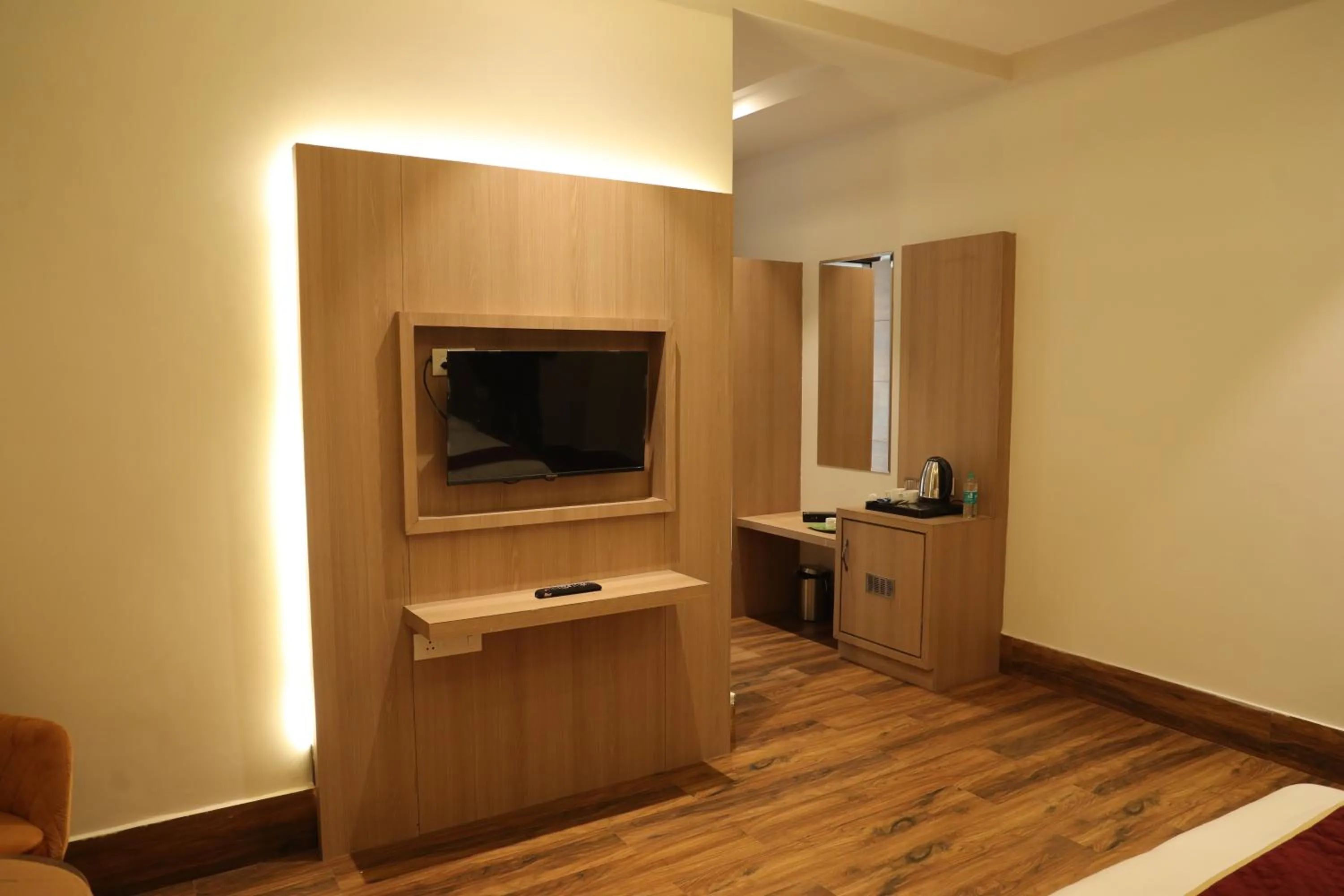Living room in Hotel Crown Savoy, Near Railway Station & GURU NANAK DEV UNIVERSITY