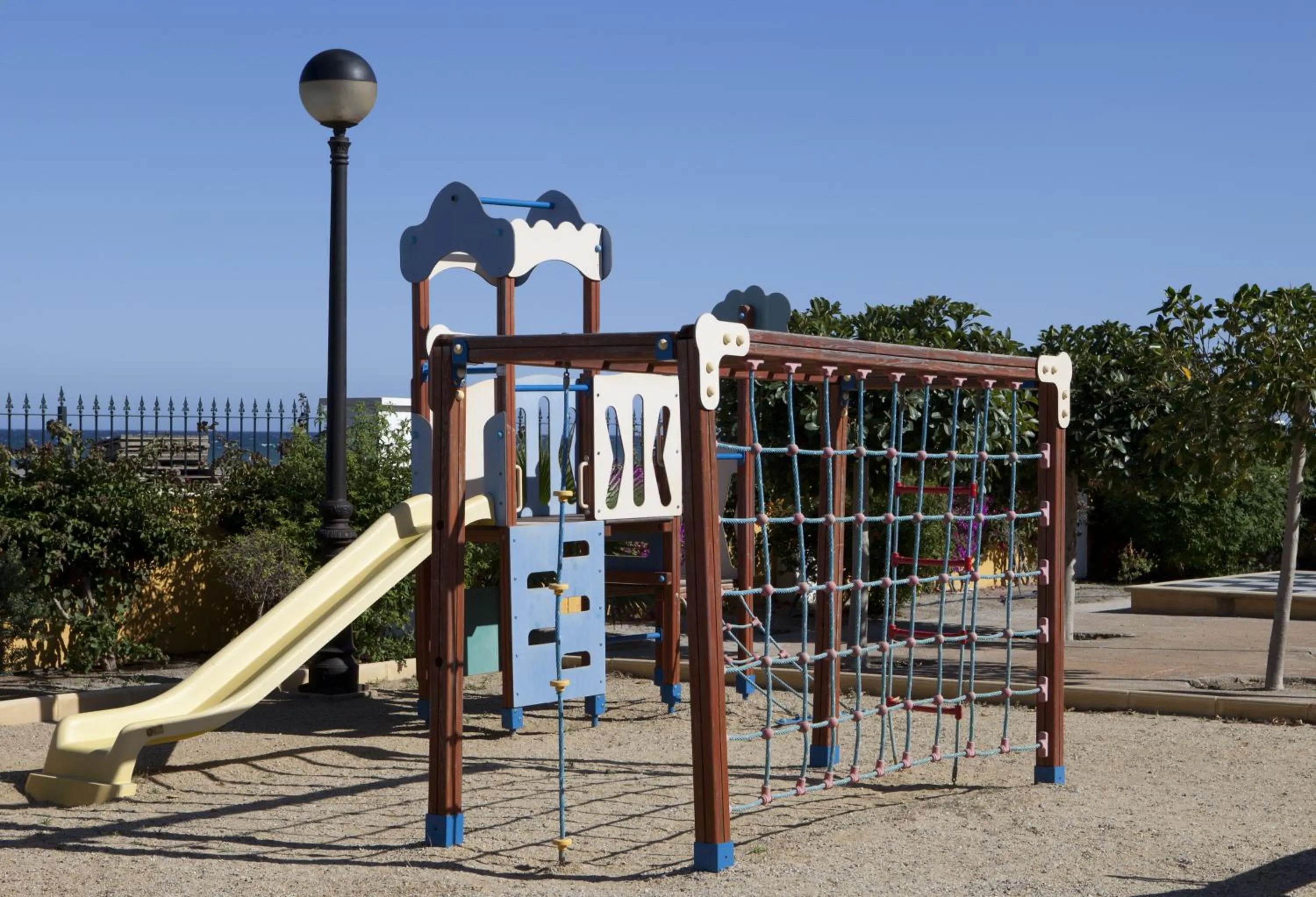 Area and facilities in Playazimbali