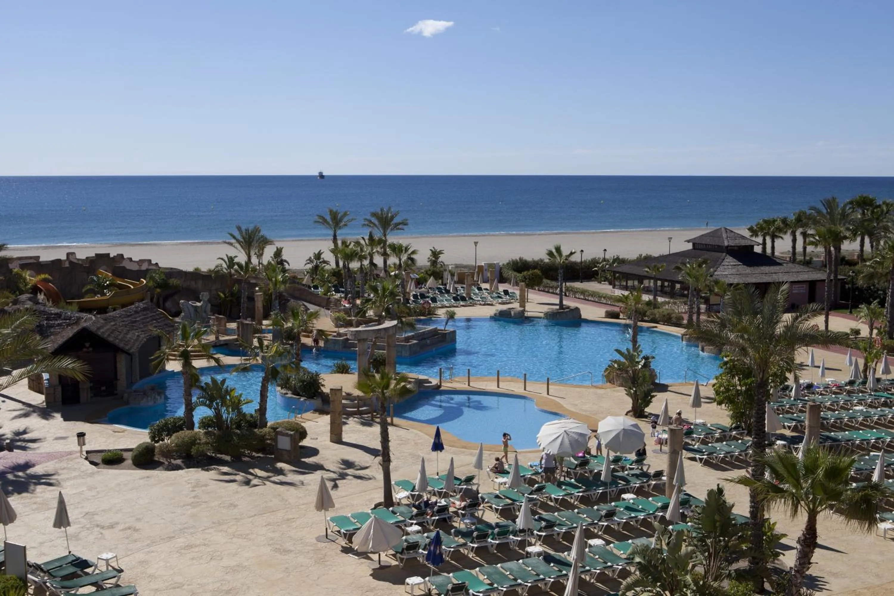 Swimming pool in Playazimbali