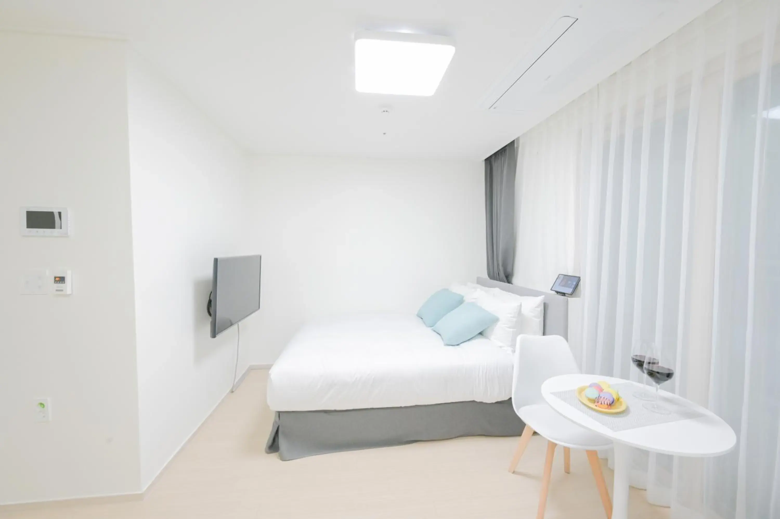 Double Room with Balcony - Mountain View in E7 YANGYANG JUKDO Double Room with Balcony - Mountain View in E7 YANGYANG JUKDO