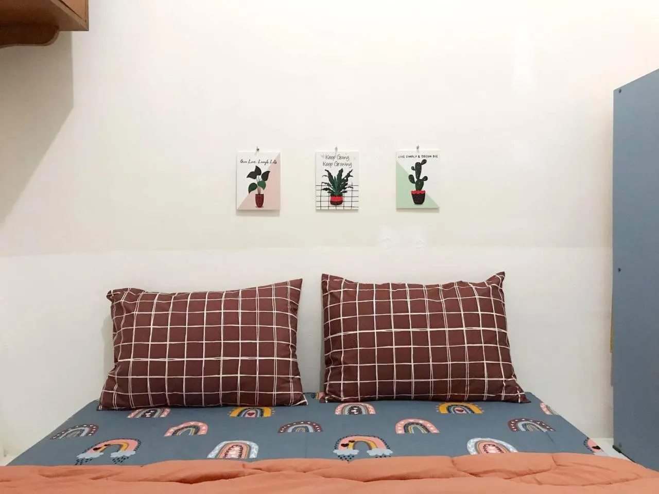 Bed in Dehome near Pakuwon Mall