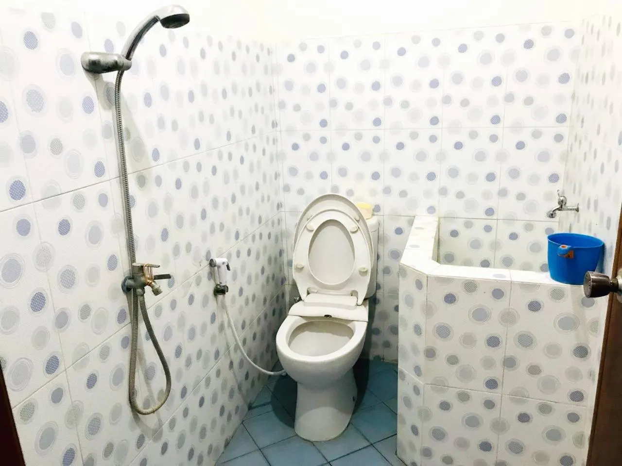 Shower in Dehome near Pakuwon Mall