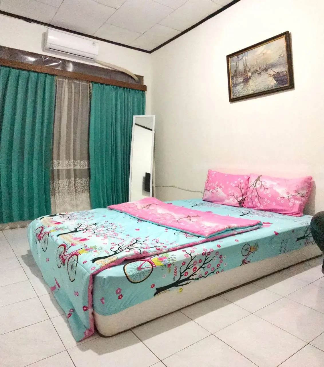 Bed in Dehome near Pakuwon Mall