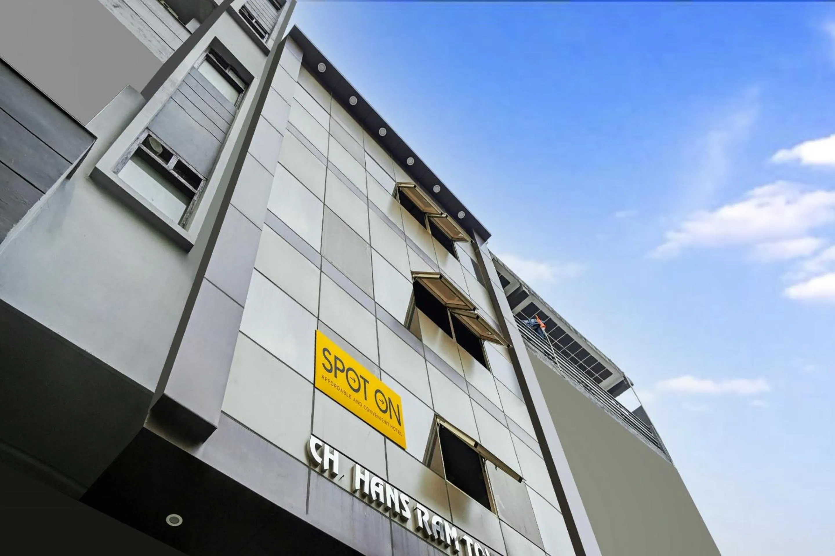 Facade/entrance in Spot On AK Residency