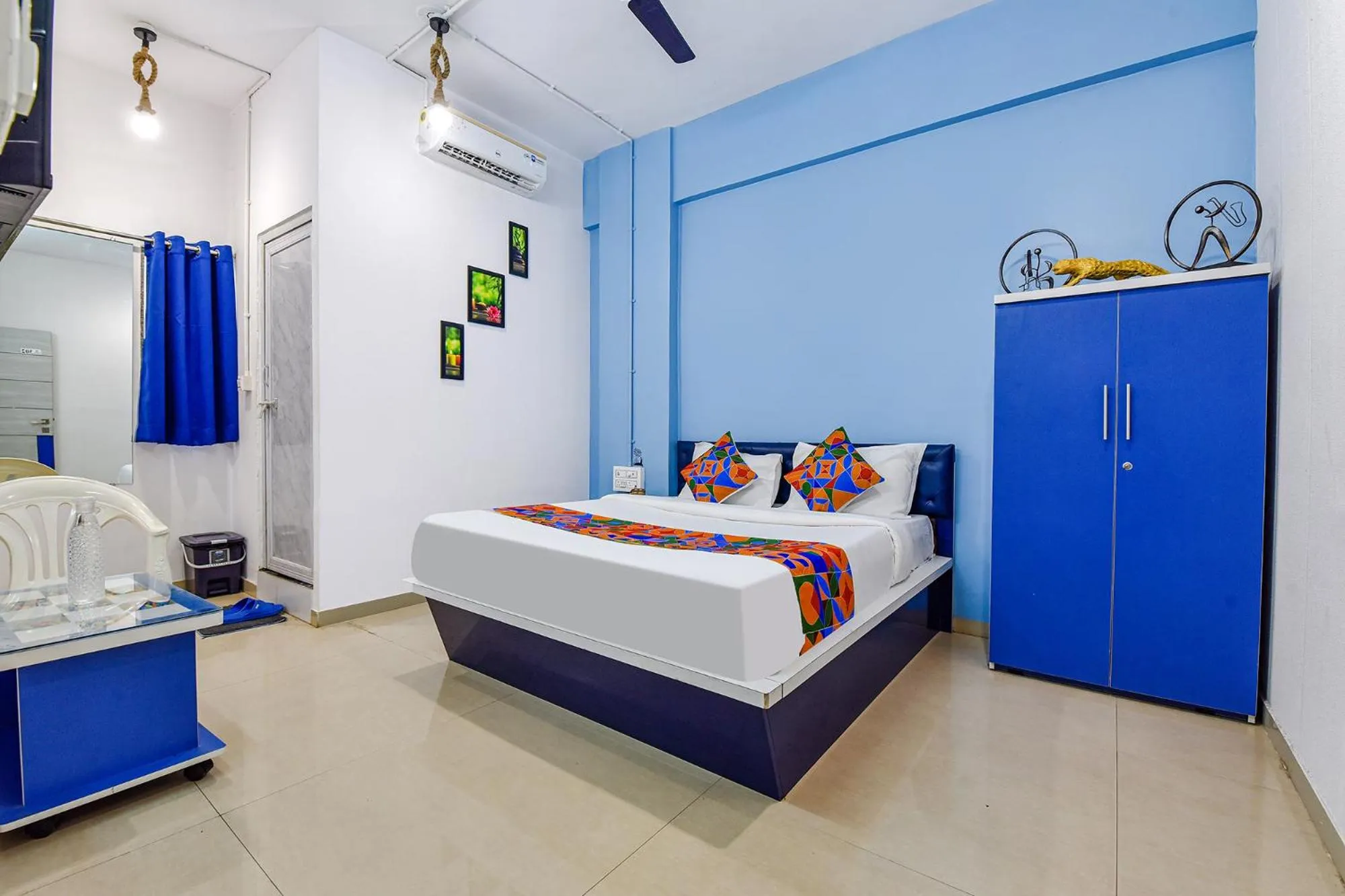 Bed in Via Solitaire