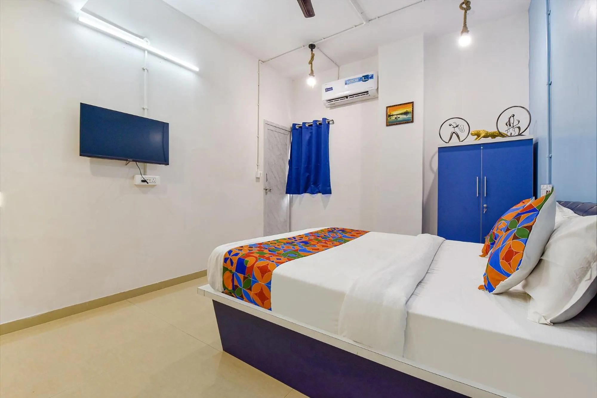 Bed in Via Solitaire