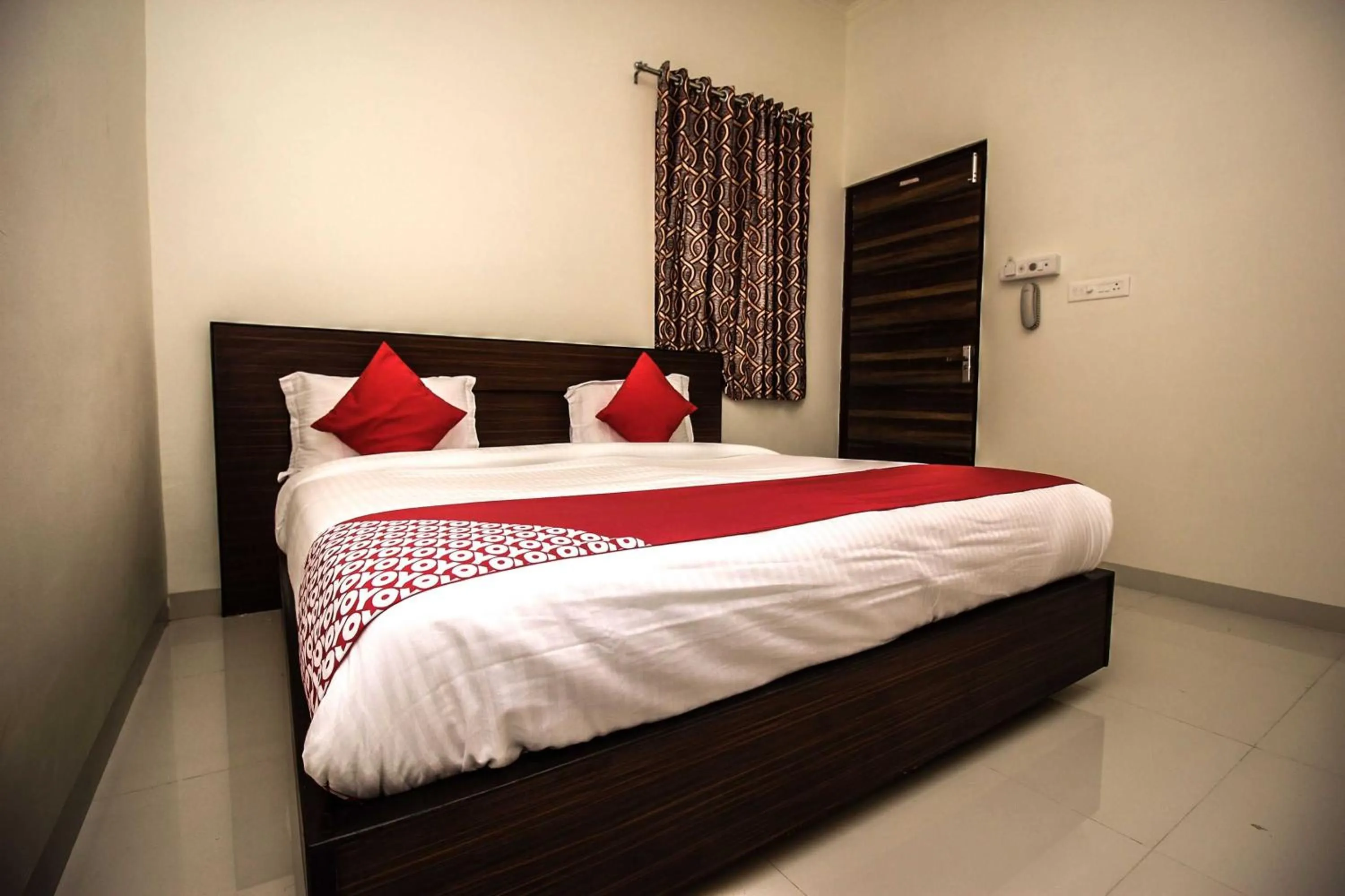 Bedroom in Hotel Karni Vilas