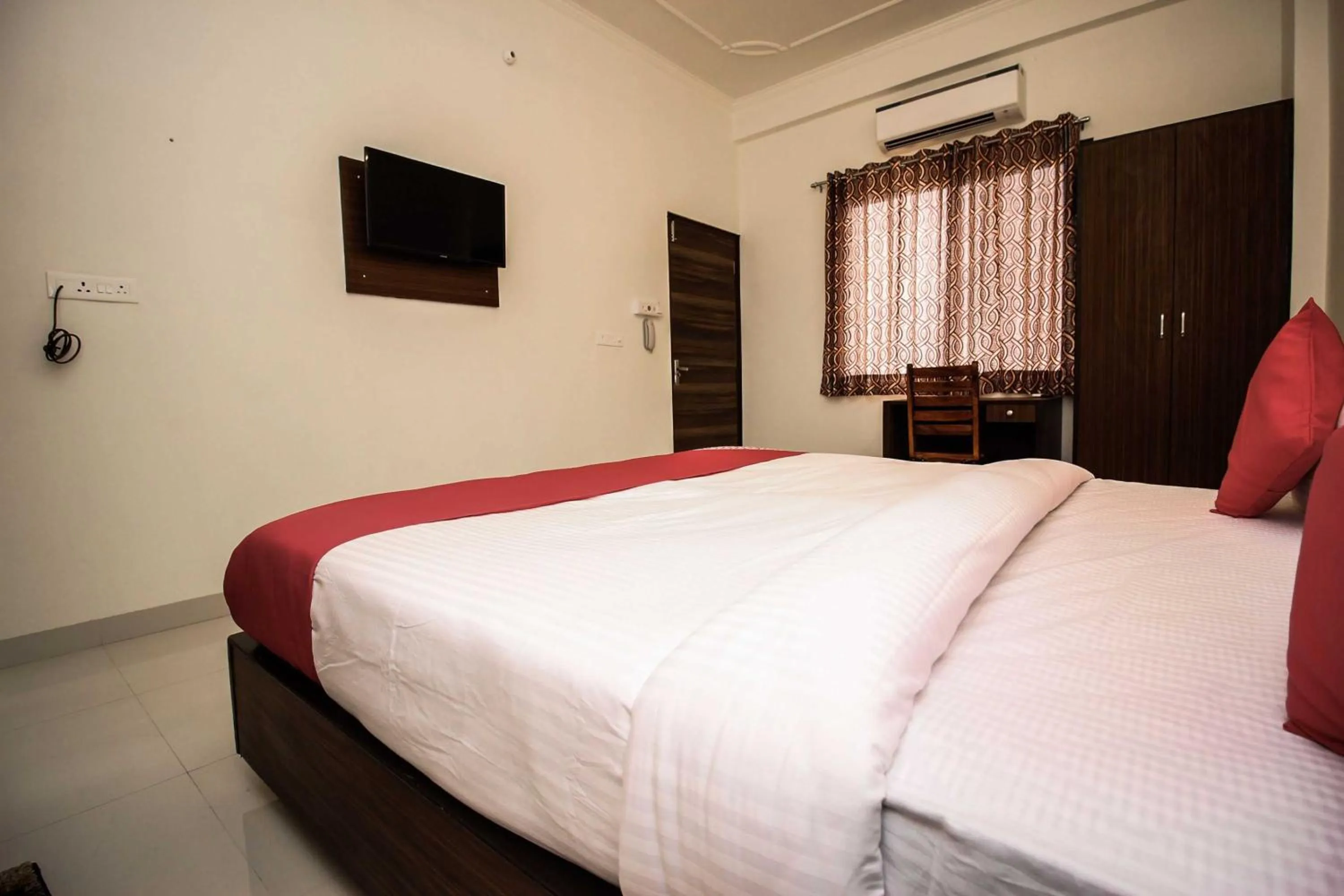 Bedroom in Hotel Karni Vilas