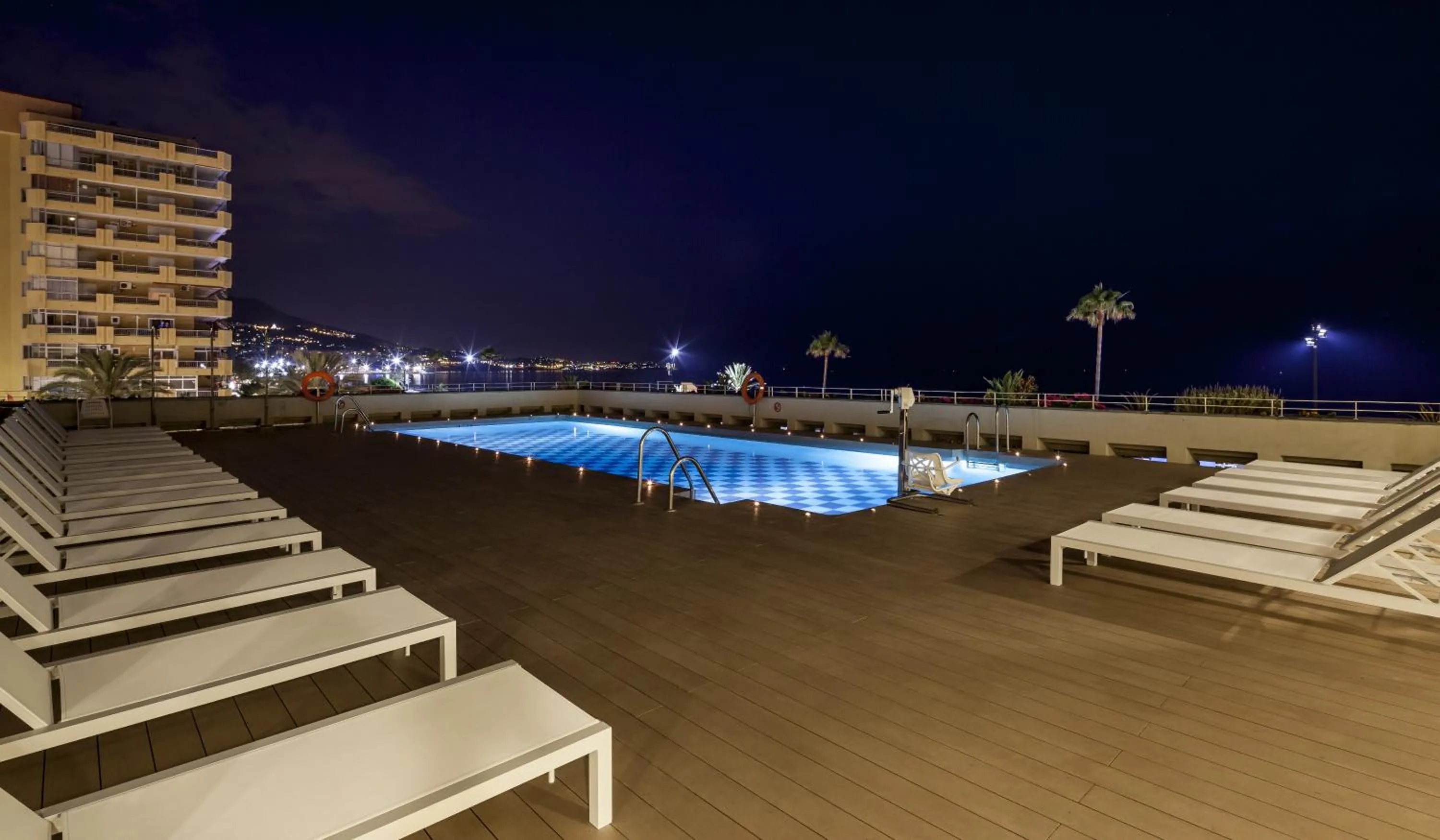 Swimming pool in Ilunion Fuengirola