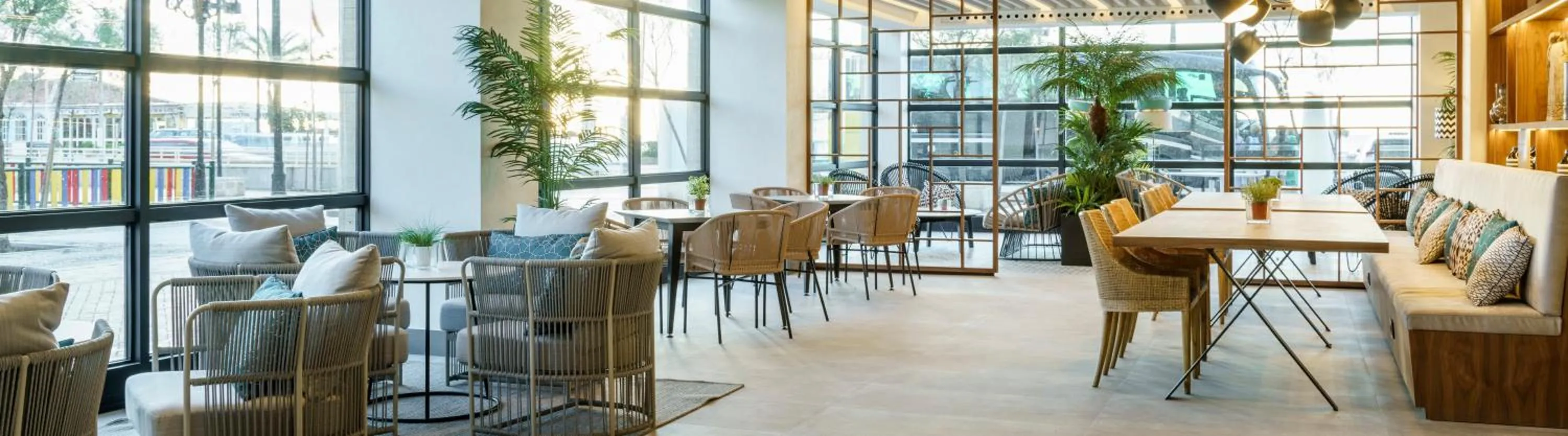 Seating area in Ilunion Fuengirola