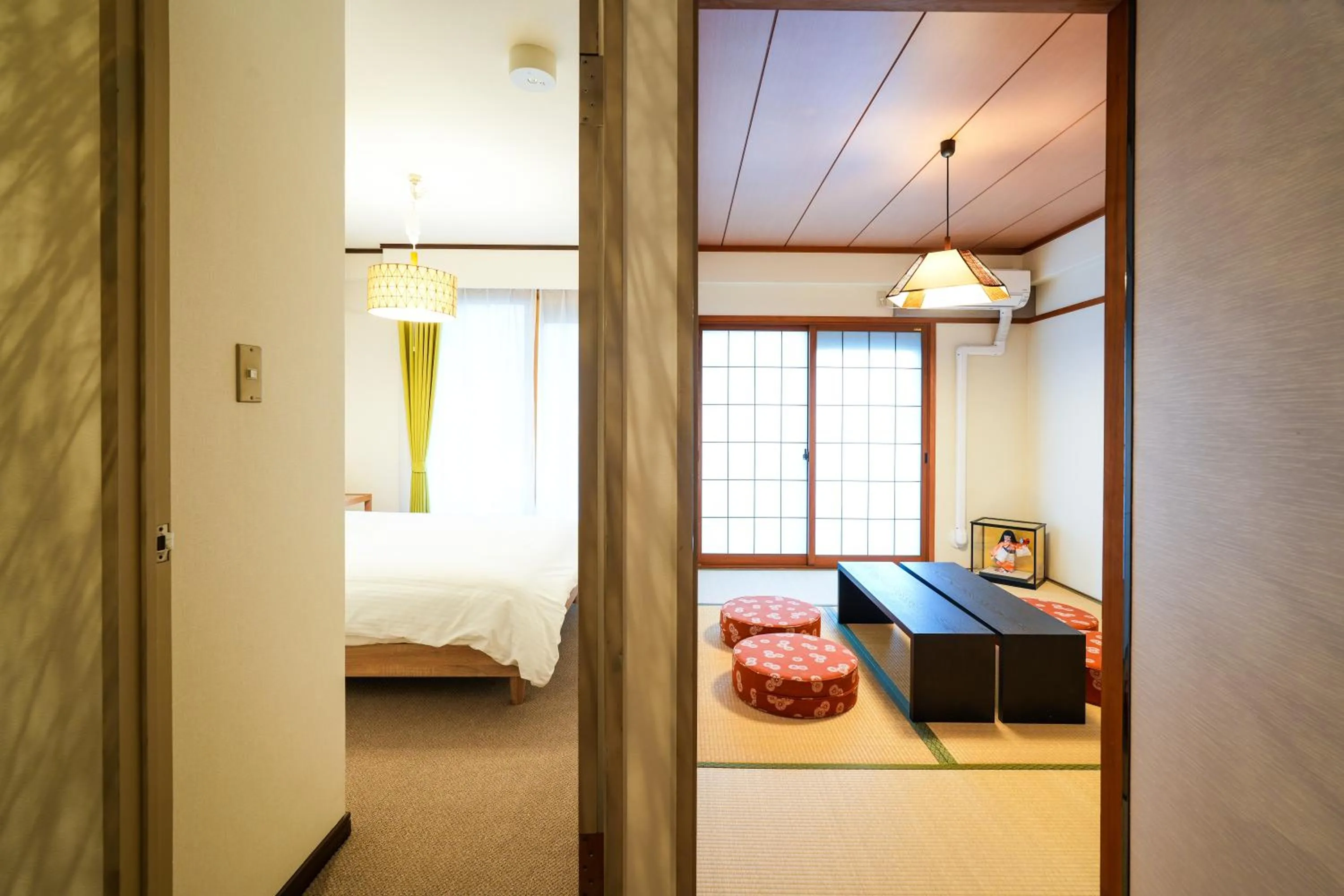 Photo of the whole room, Bed in Choetsu