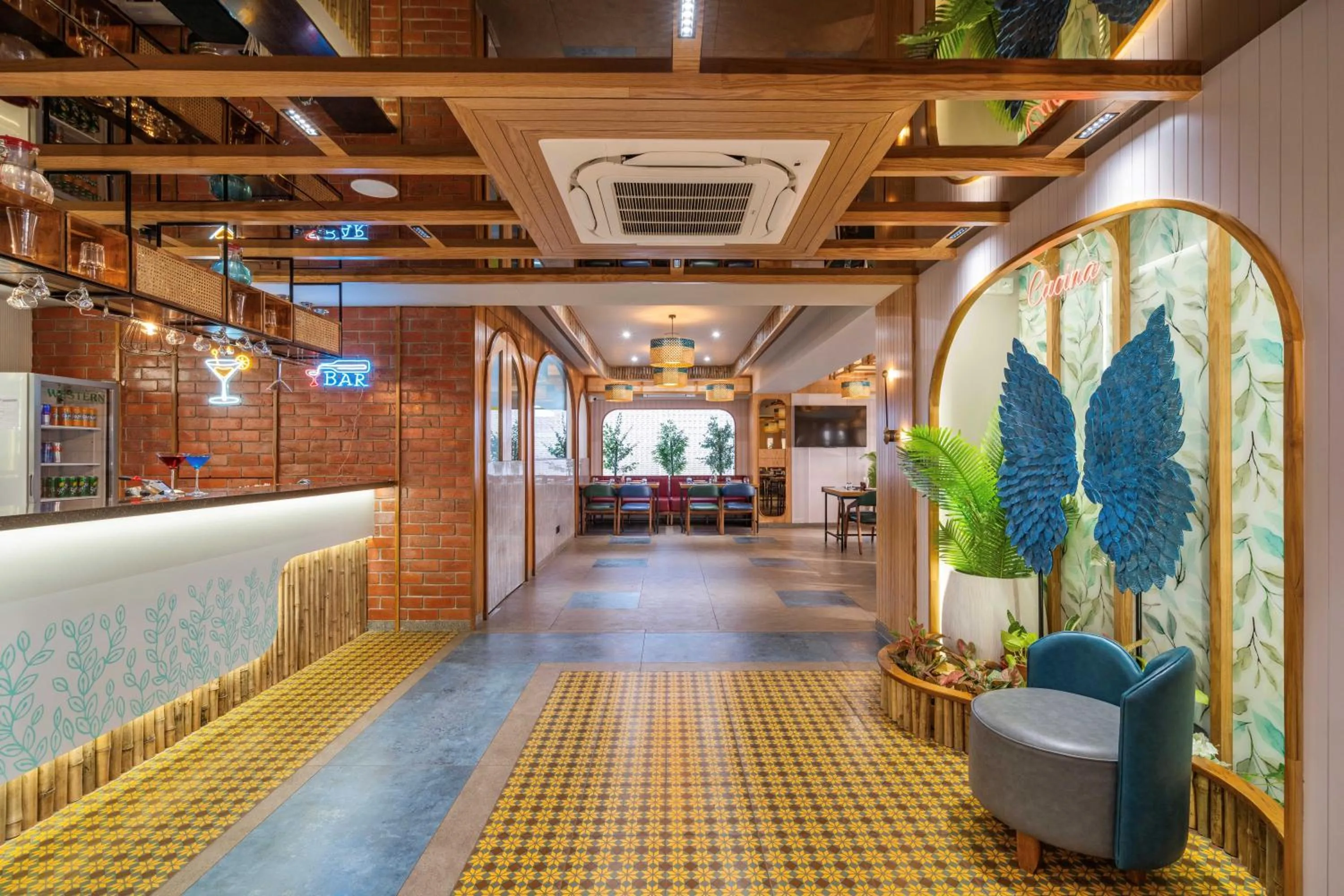 Restaurant/places to eat in The Lemon Grass Hotel