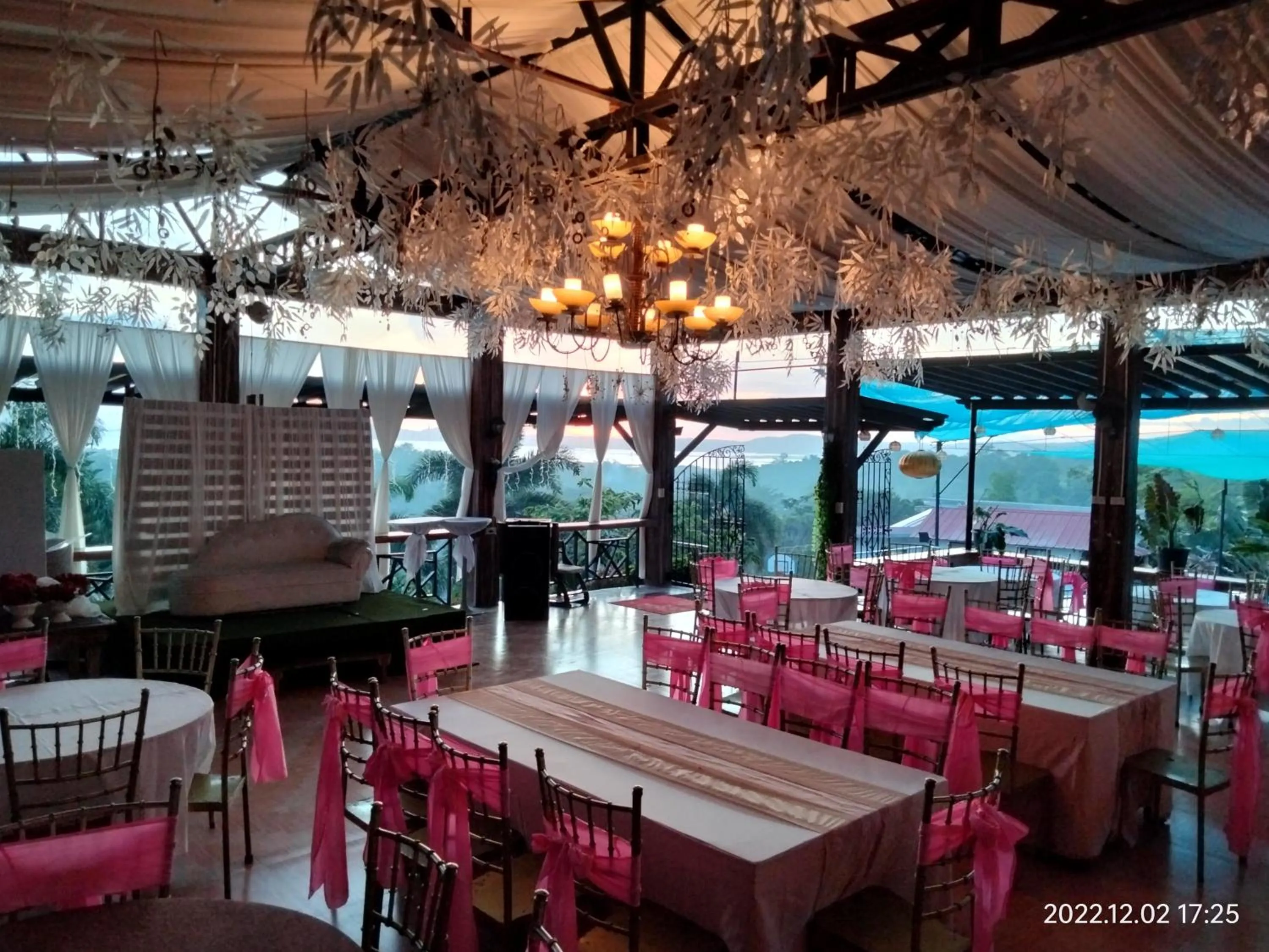 Restaurant/places to eat in Casa de Robles Tanay Rizal