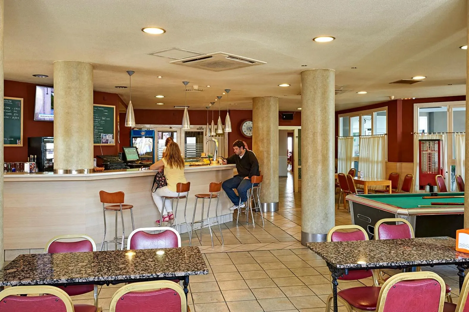 Lounge or bar in Hotel Alaiz