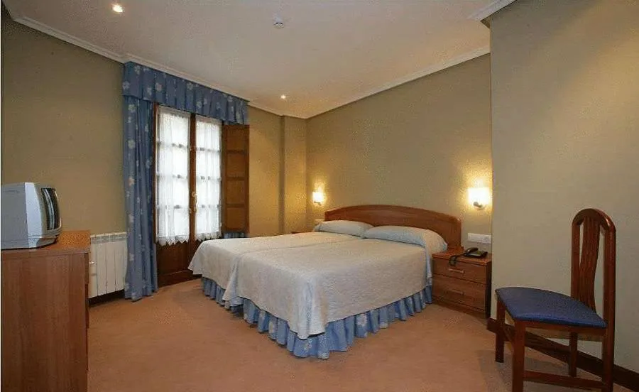 Photo of the whole room, Bed in Gran Hotel Rural Cela
