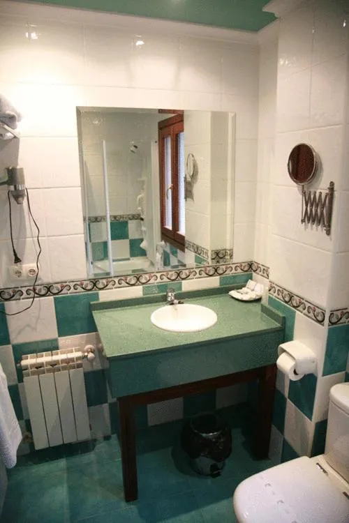 Bathroom in Gran Hotel Rural Cela