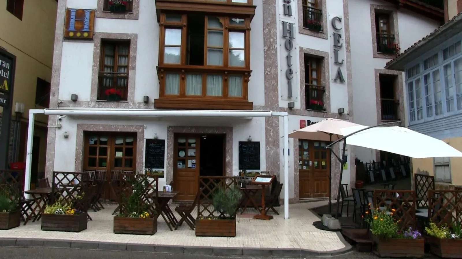 Facade/entrance in Gran Hotel Rural Cela