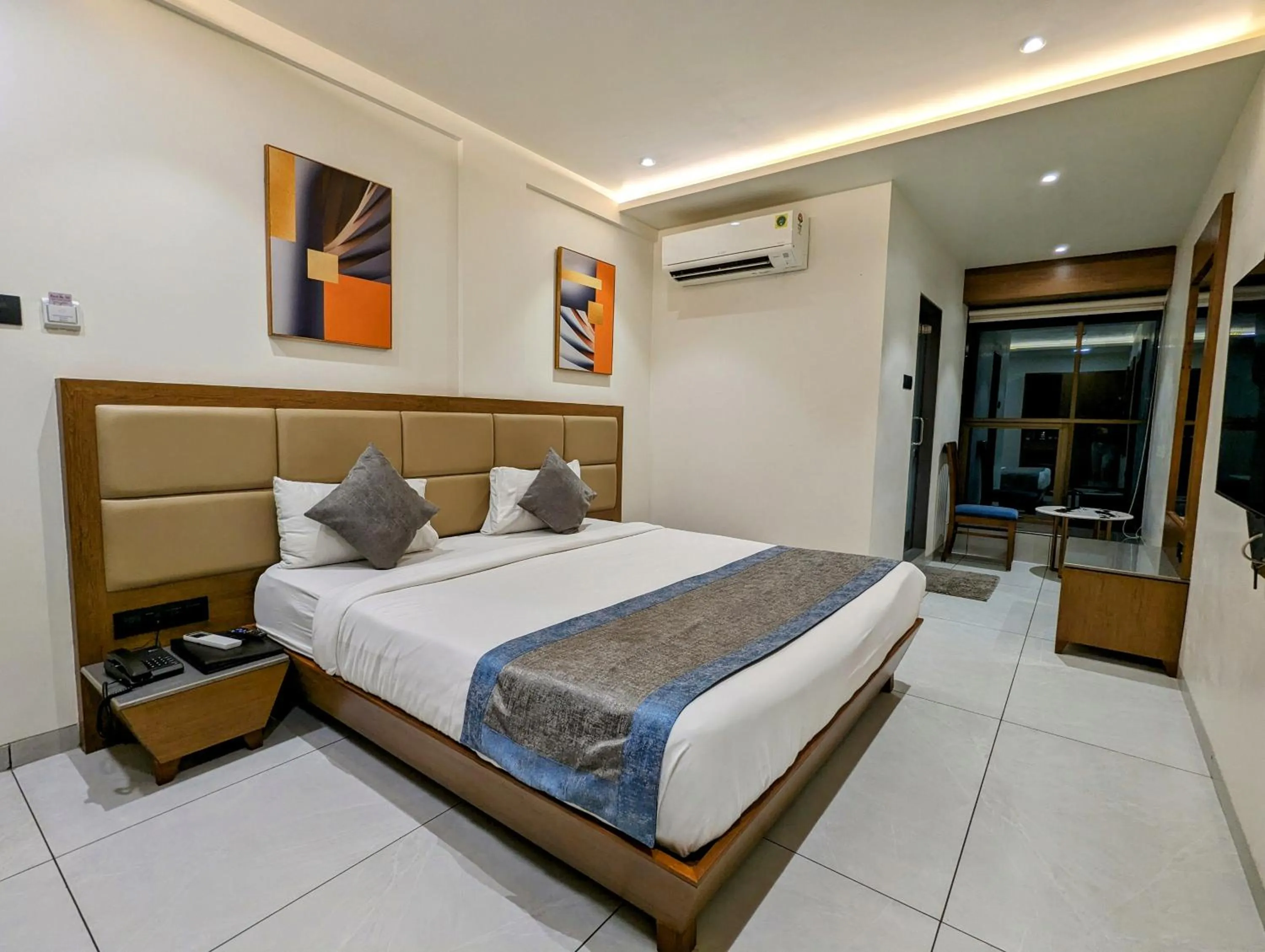 Bed in Hotel Red Chillee Restro