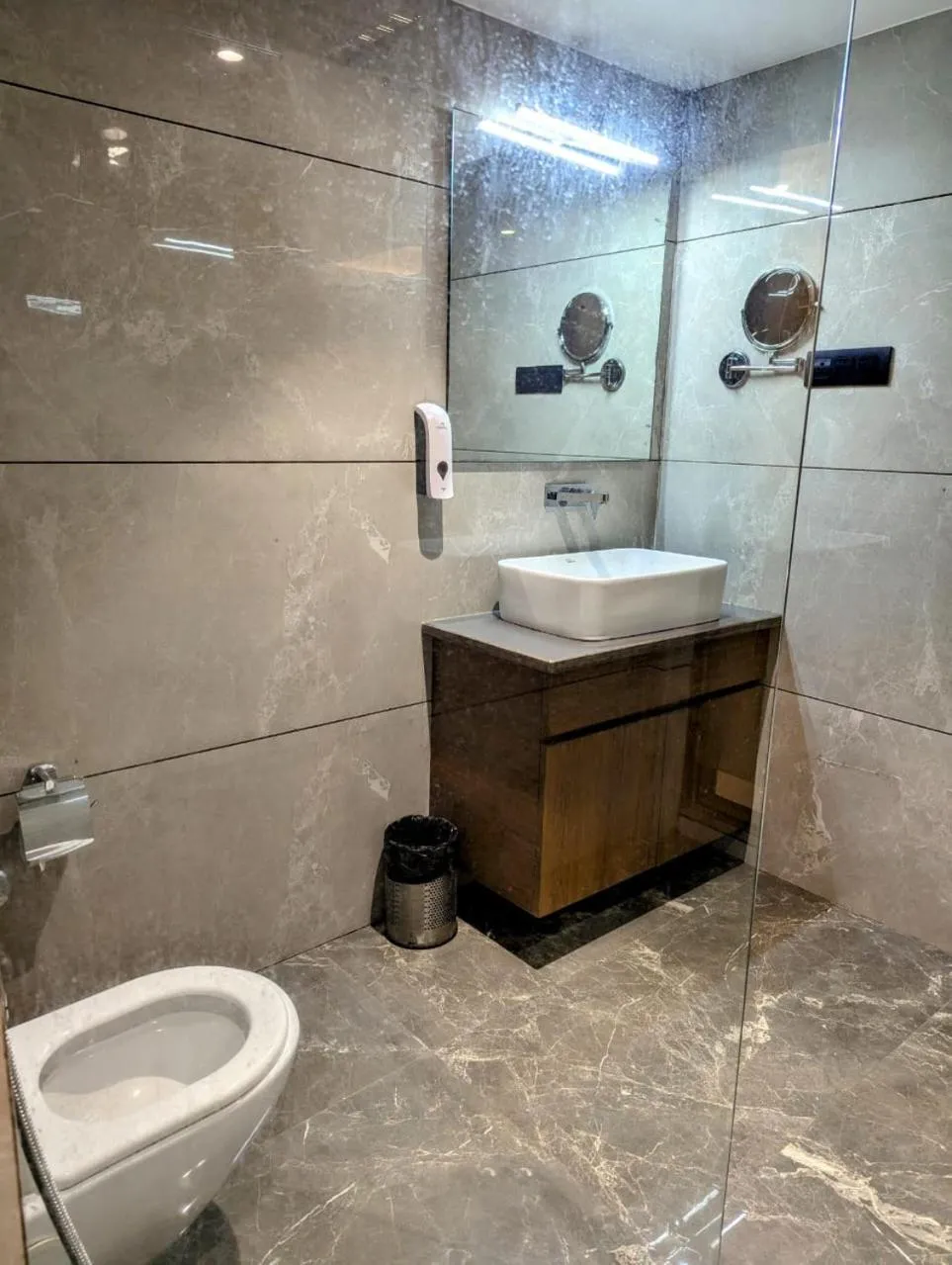 Bathroom in Hotel Red Chillee Restro