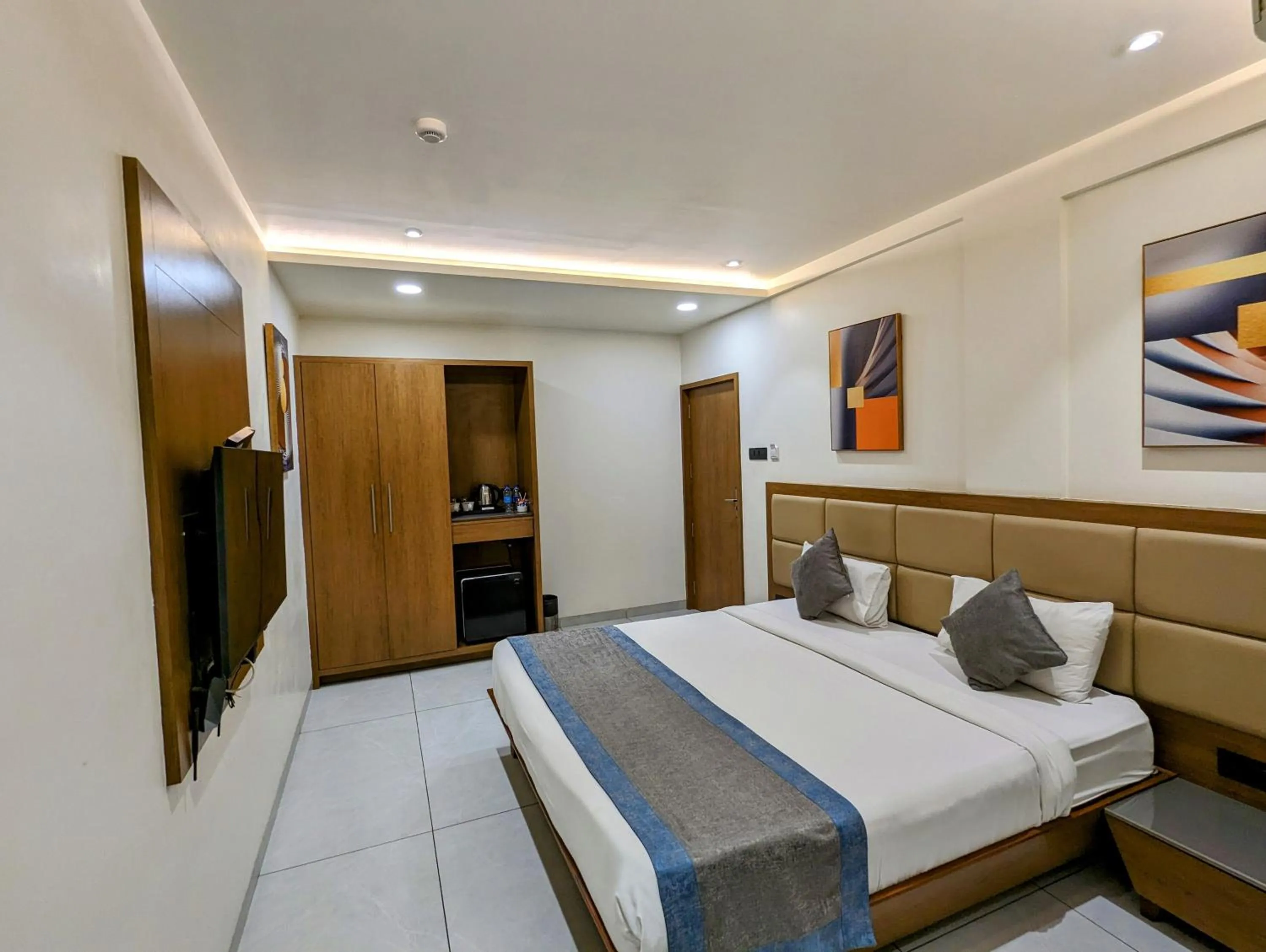 Bed in Hotel Red Chillee Restro