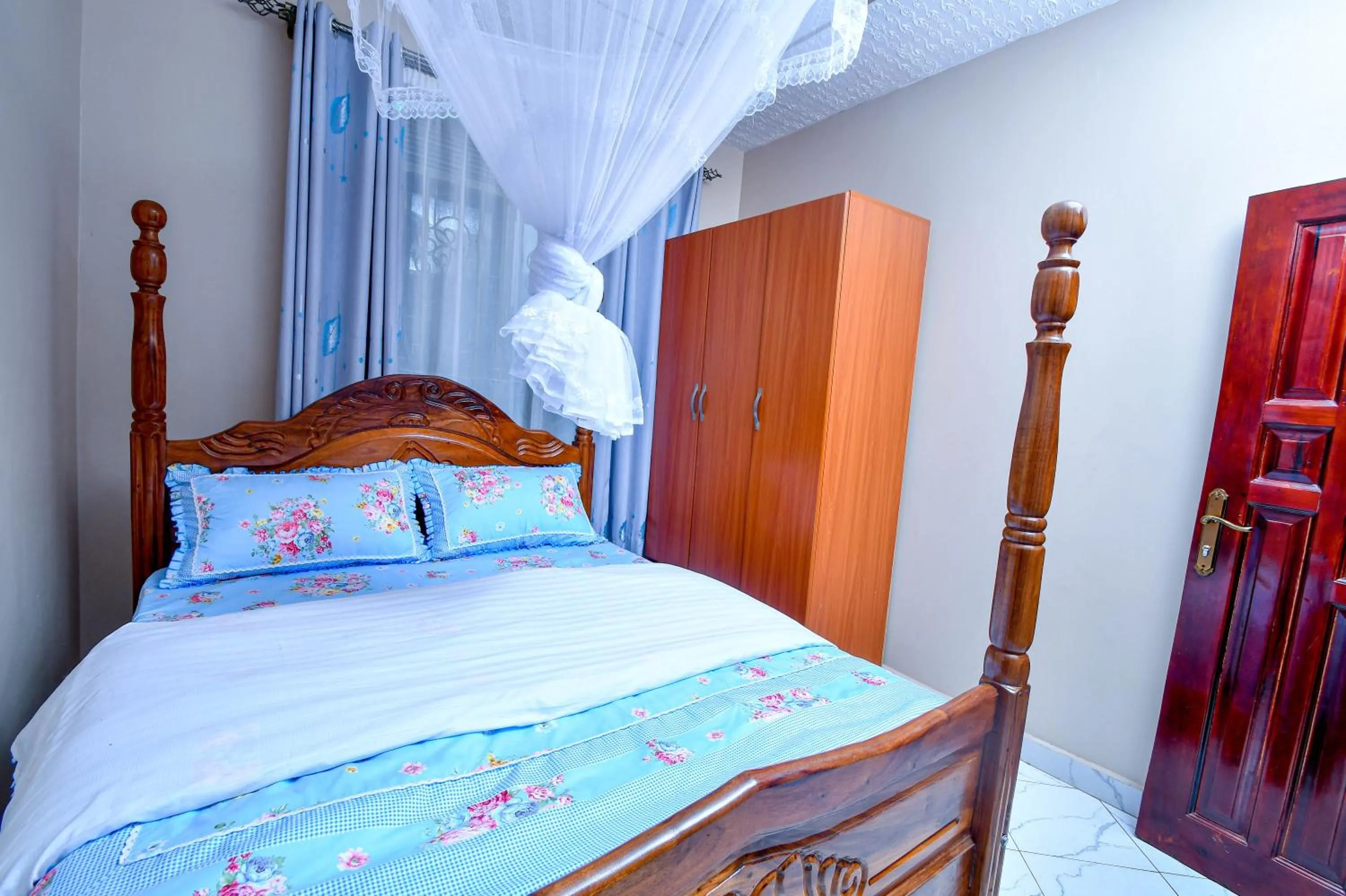 Bedroom, Bed in Peace of Mind Suites