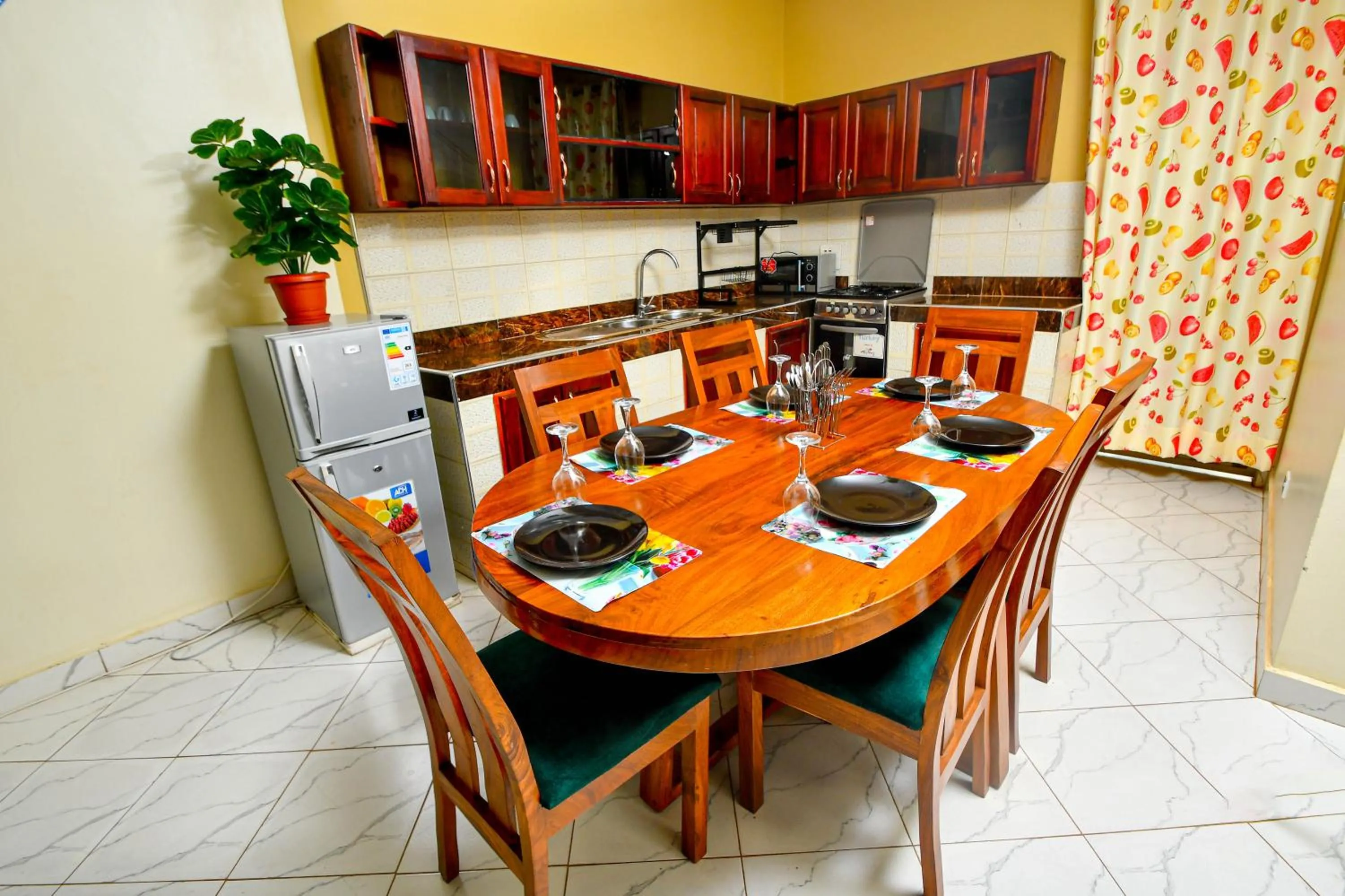 Kitchen or kitchenette in Peace of Mind Suites