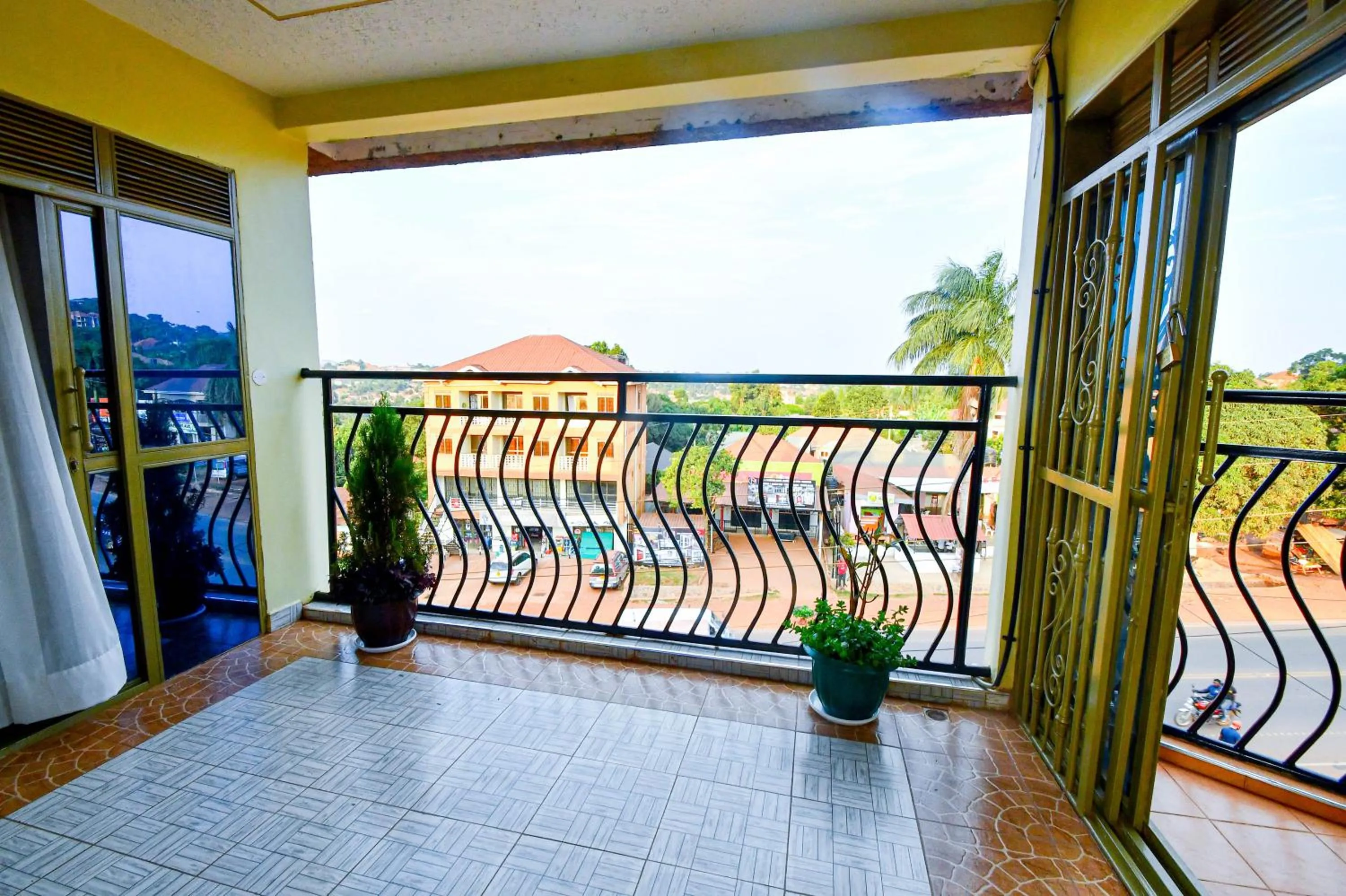 Day in Peace of Mind Suites