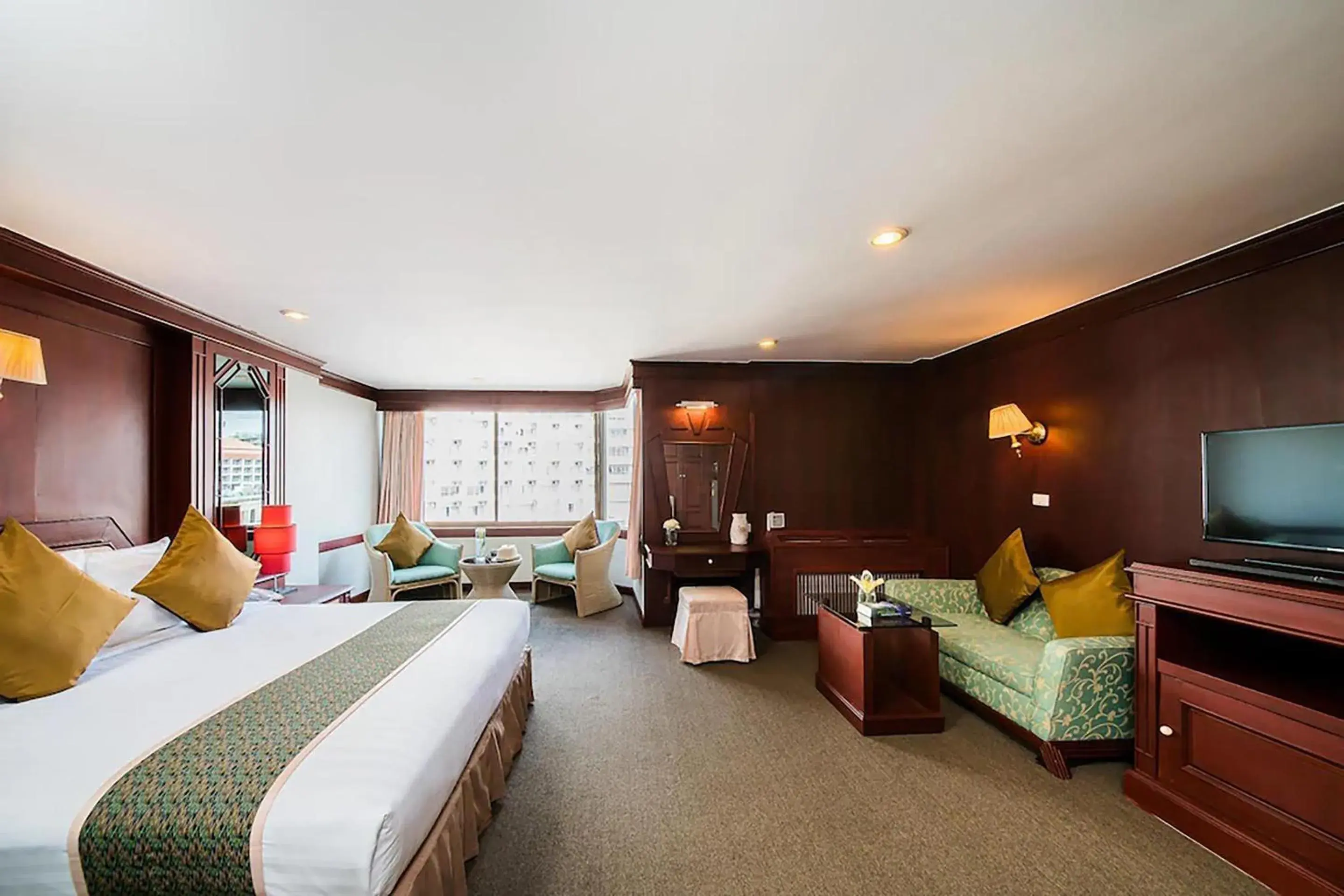 Deluxe King Room in Mountain Beach Resort & Convention Center Deluxe King Room in Mountain Beach Resort & Convention Center