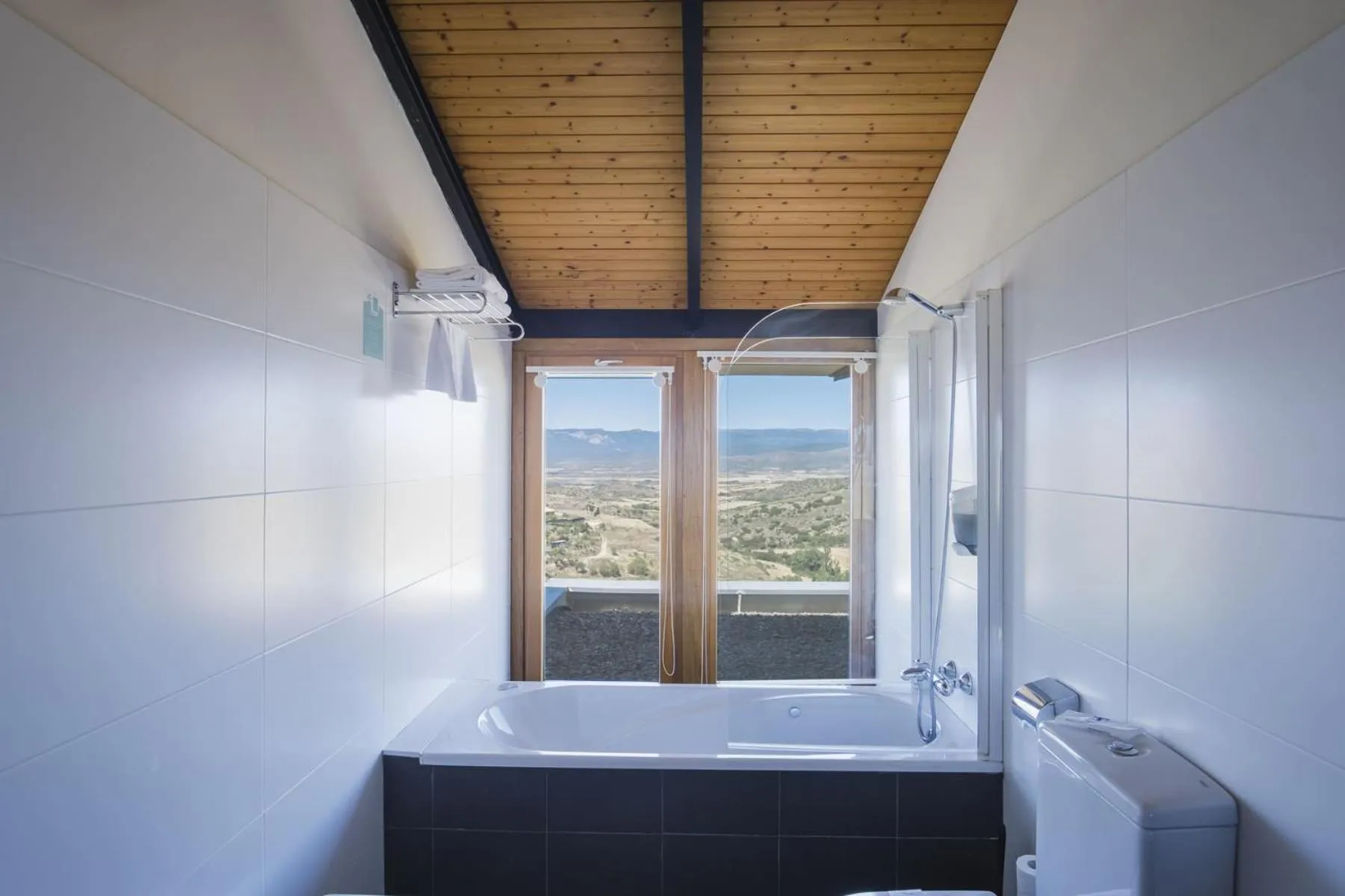 Bathroom, Bed in Hotel Alda Triskel