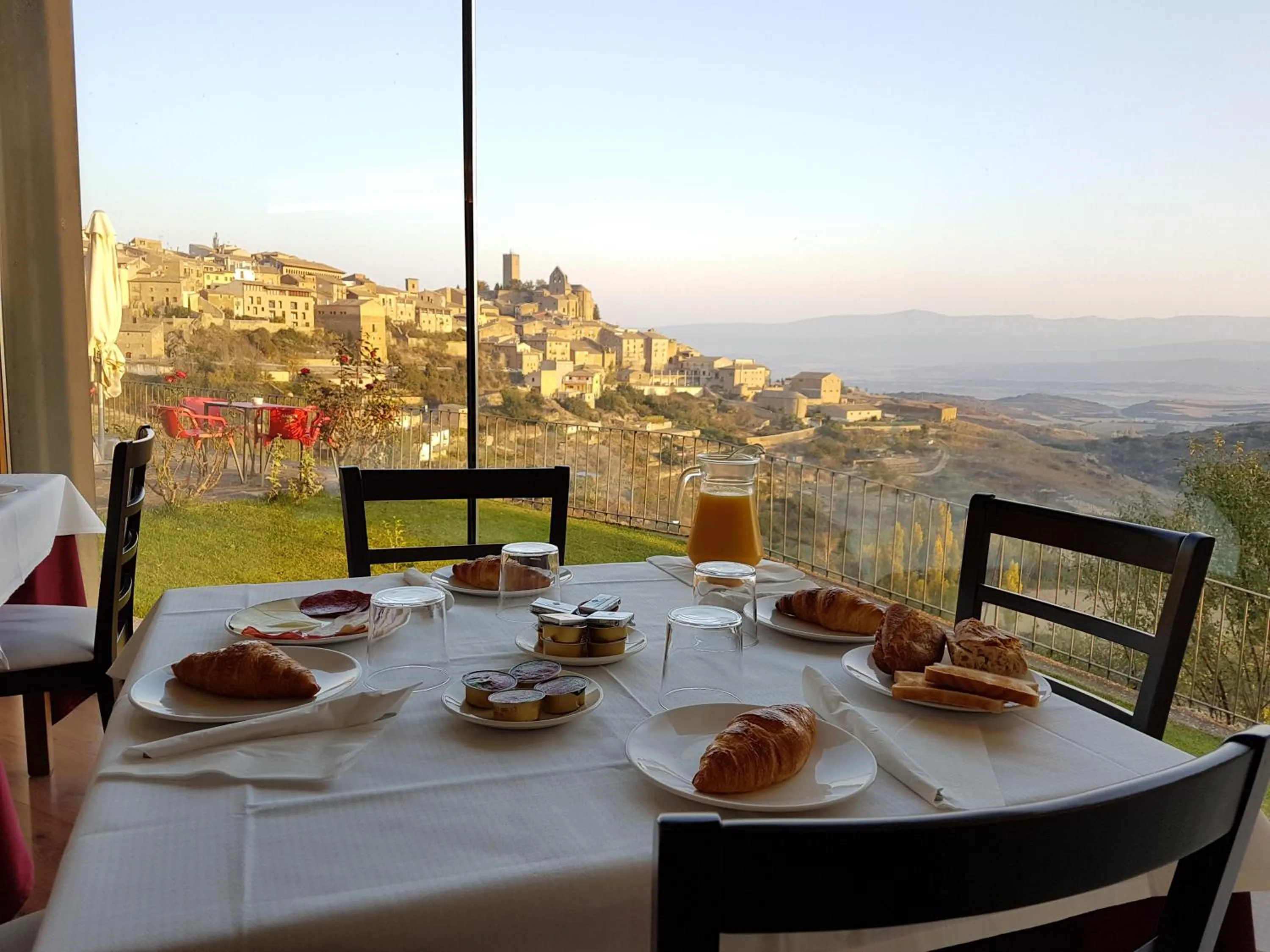 Restaurant/places to eat in Hotel Alda Triskel