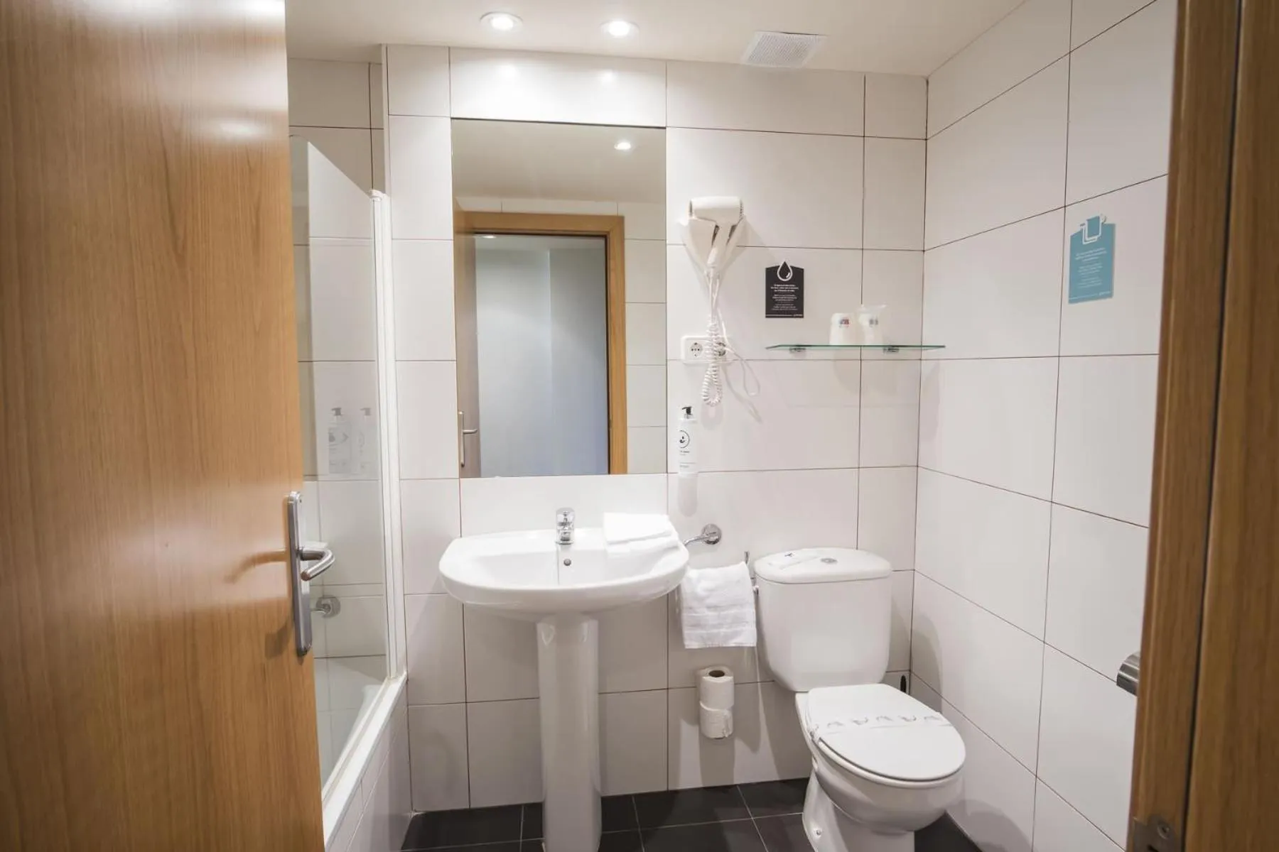 Bathroom in Hotel Alda Triskel