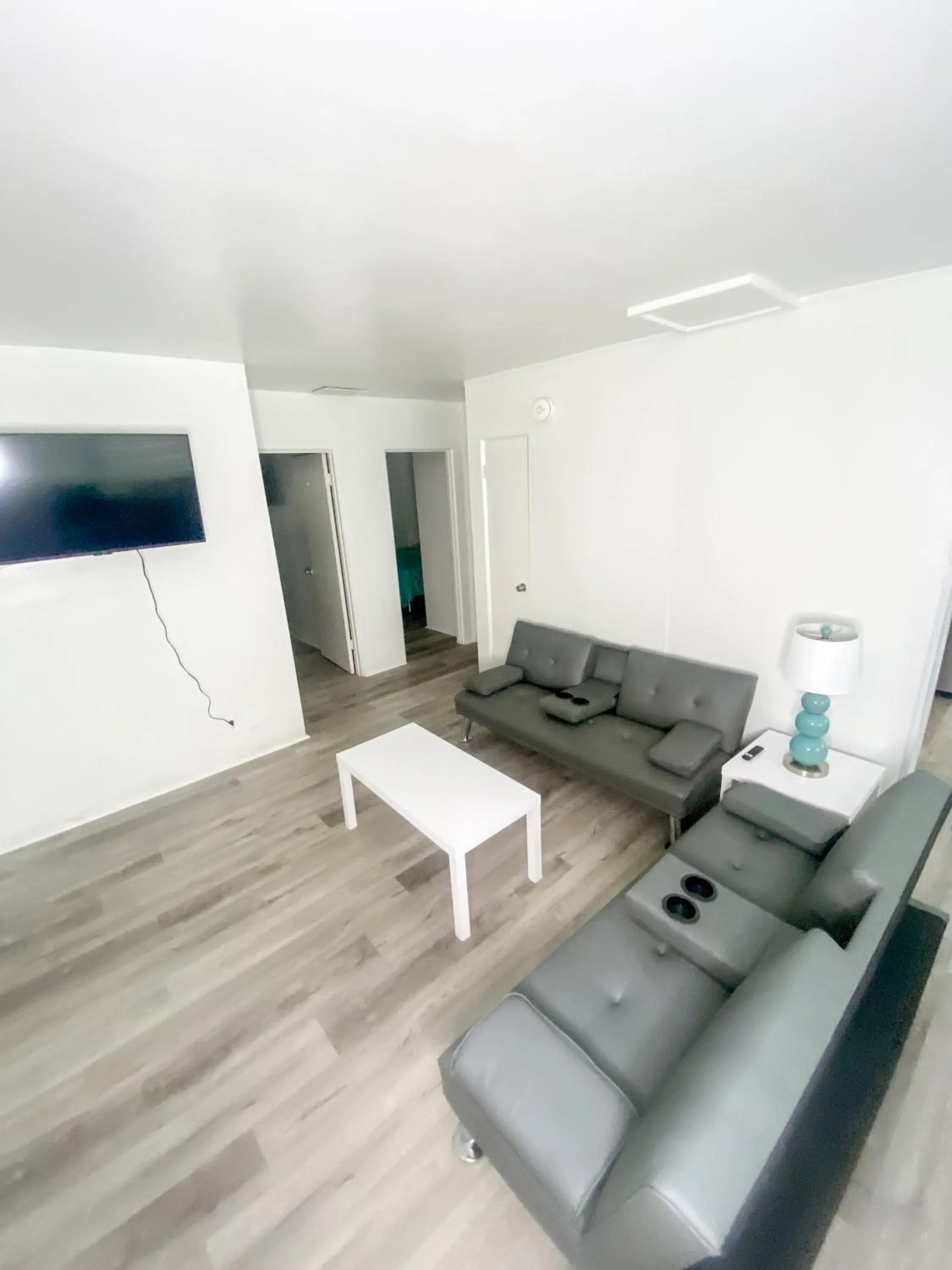 Living room in Uptown Inn & Suites