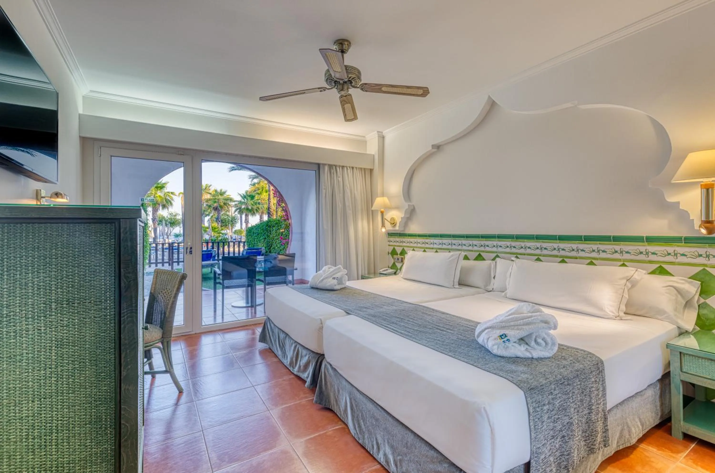 Photo of the whole room, Bed in Playacálida