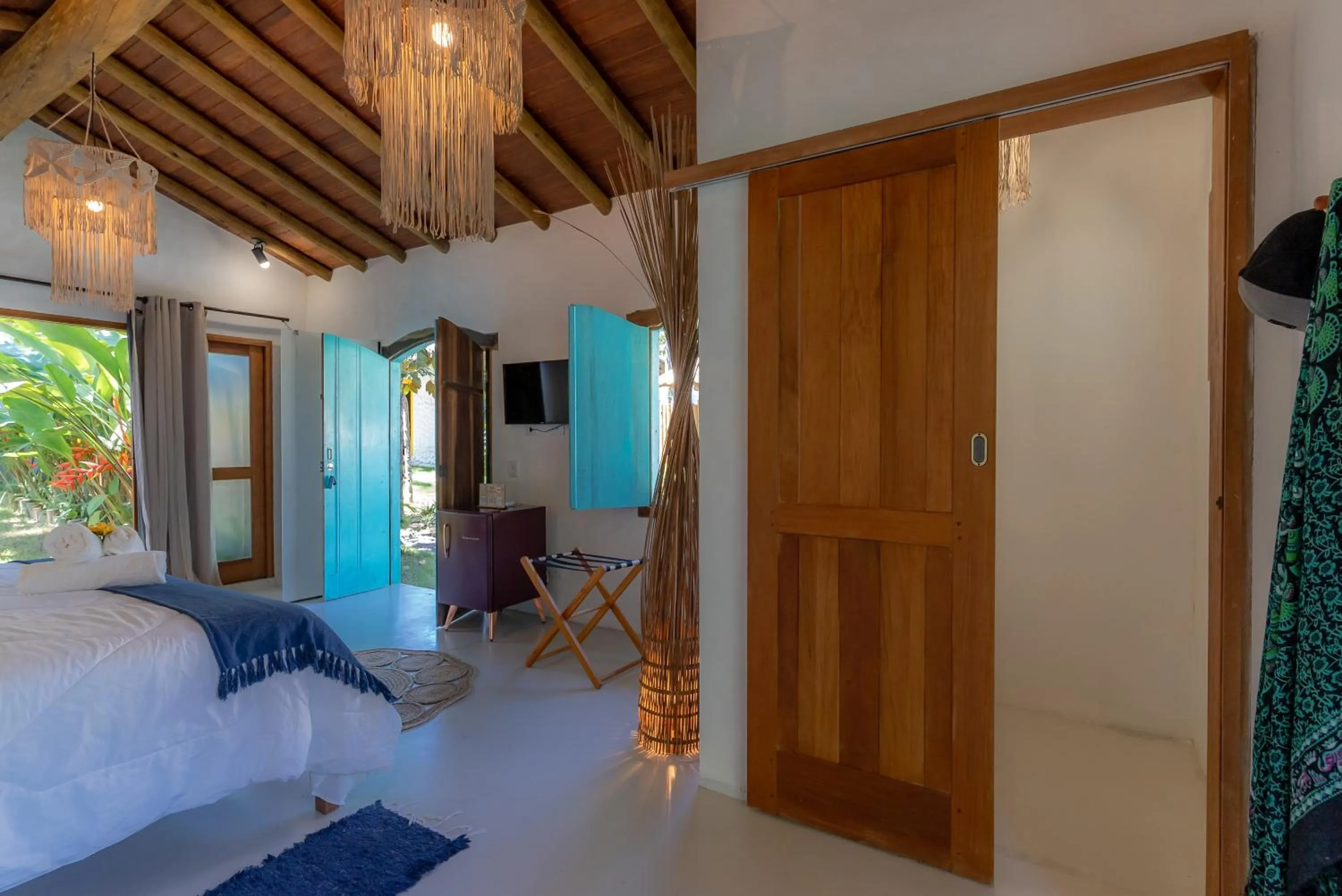 Bathroom, Bed in Villa Mediterrâneo Trancoso