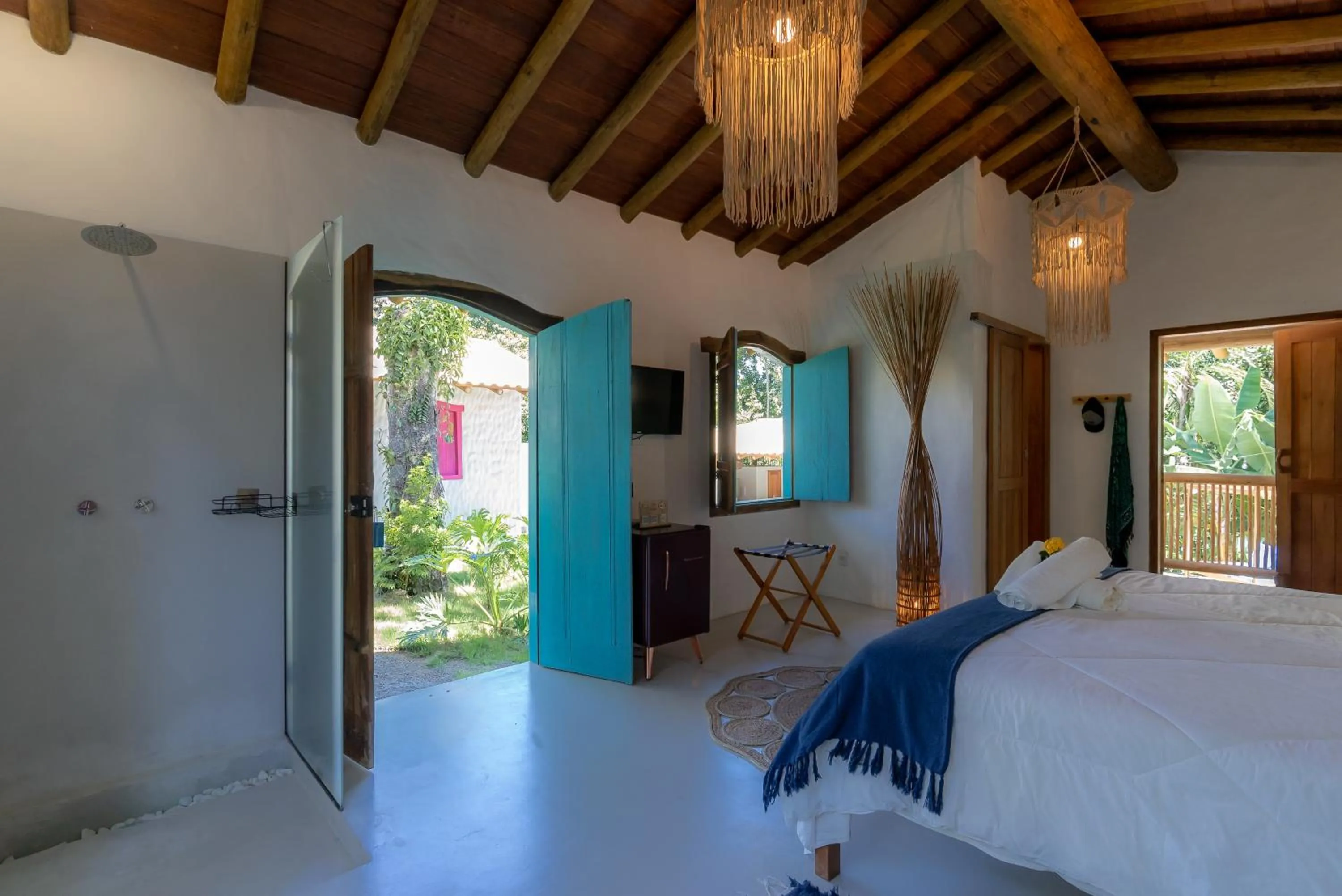 Shower, Bed in Villa Mediterrâneo Trancoso