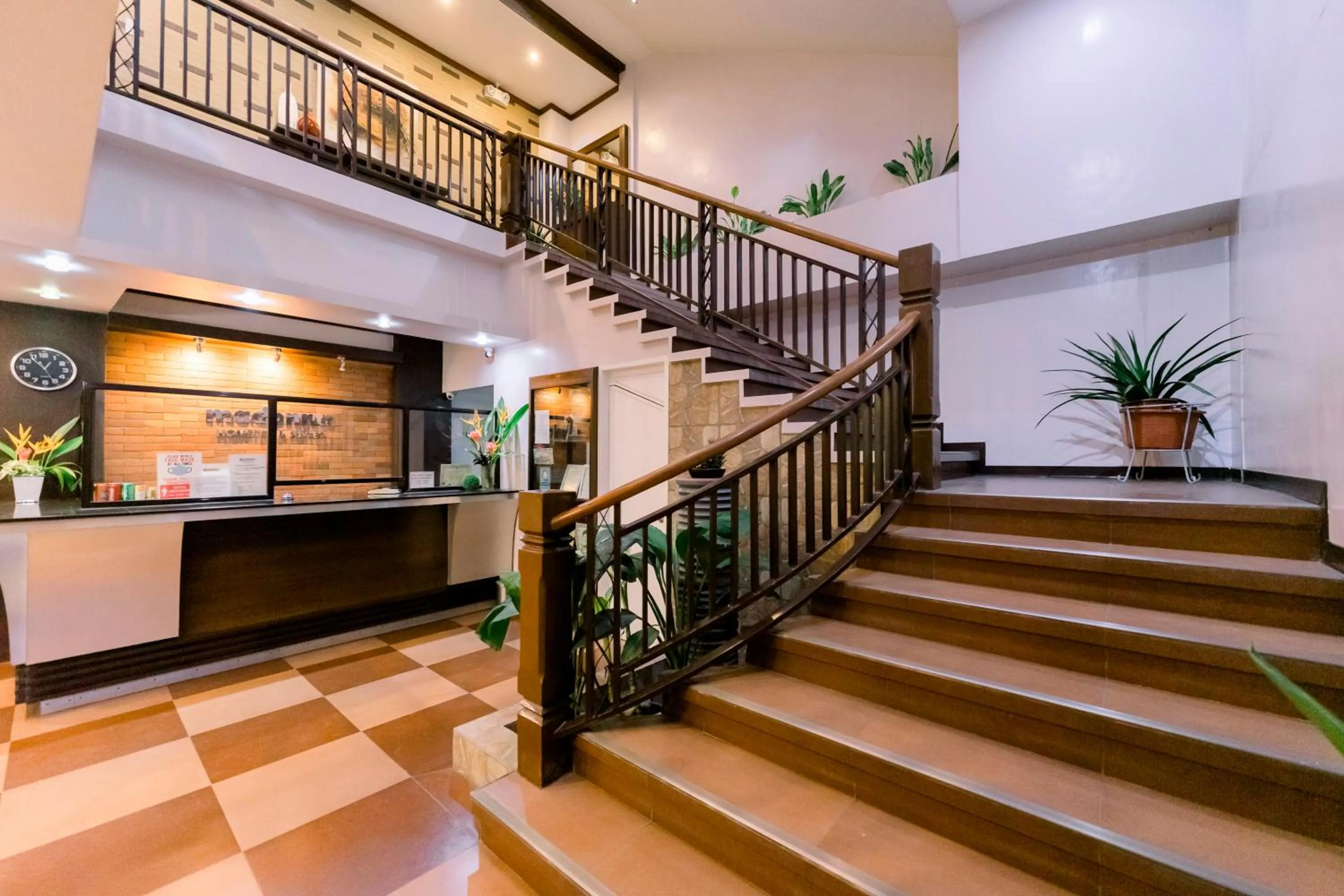 Lobby or reception in Madonna Hometel and Suites