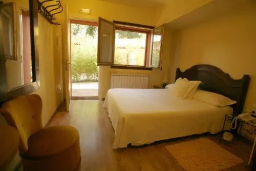 Photo of the whole room, Bed in Hotel Torre Marti