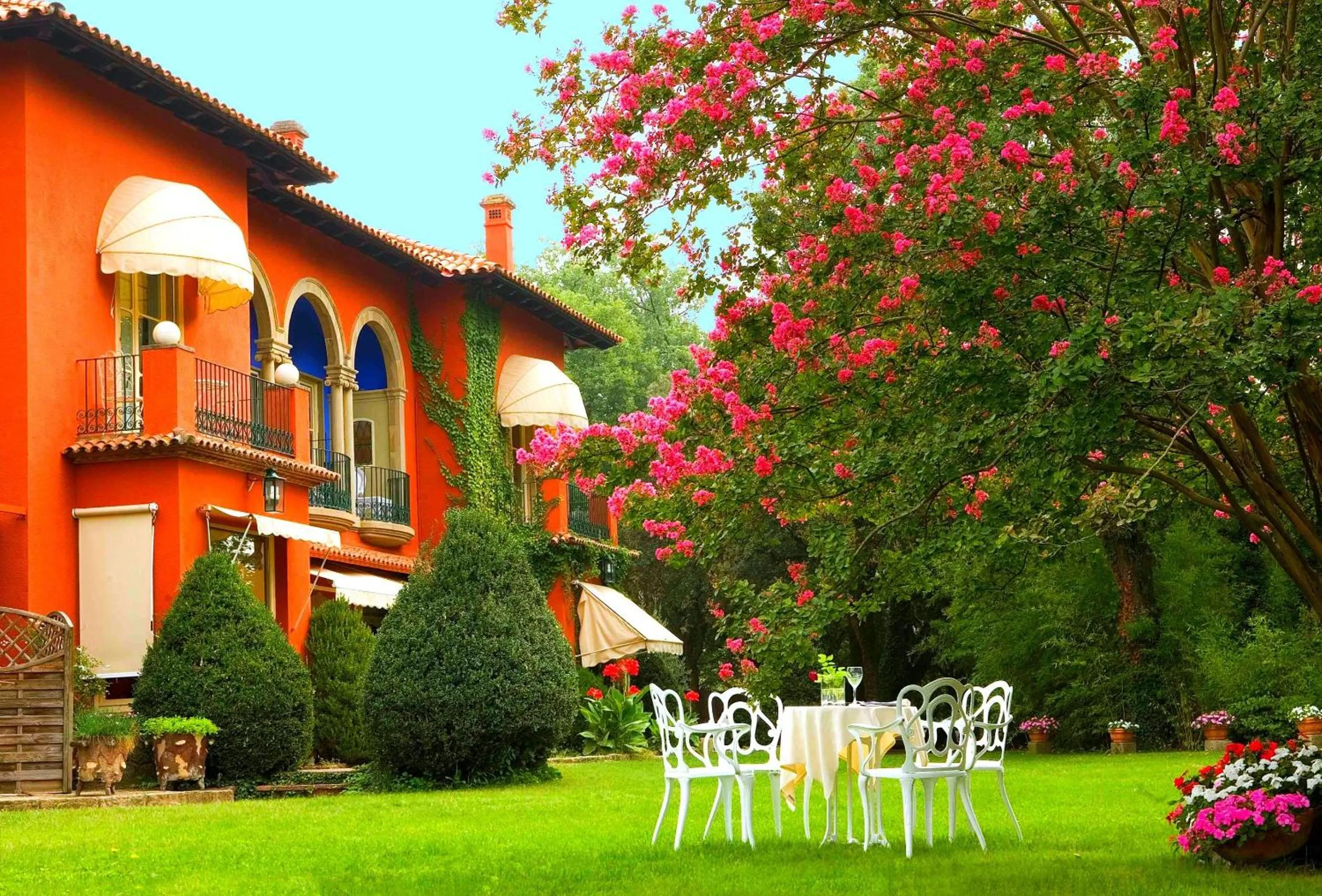 Facade/entrance in Hotel Torre Marti